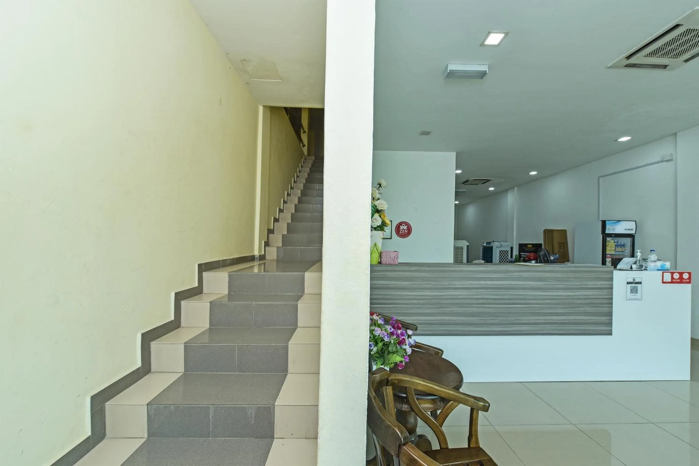 Lobby or reception in Hotel O Senyum Inn