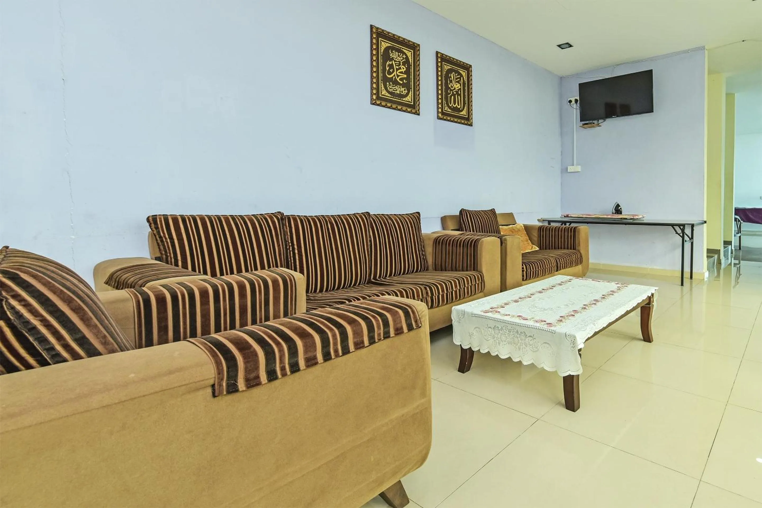 Lobby or reception in Hotel O Senyum Inn