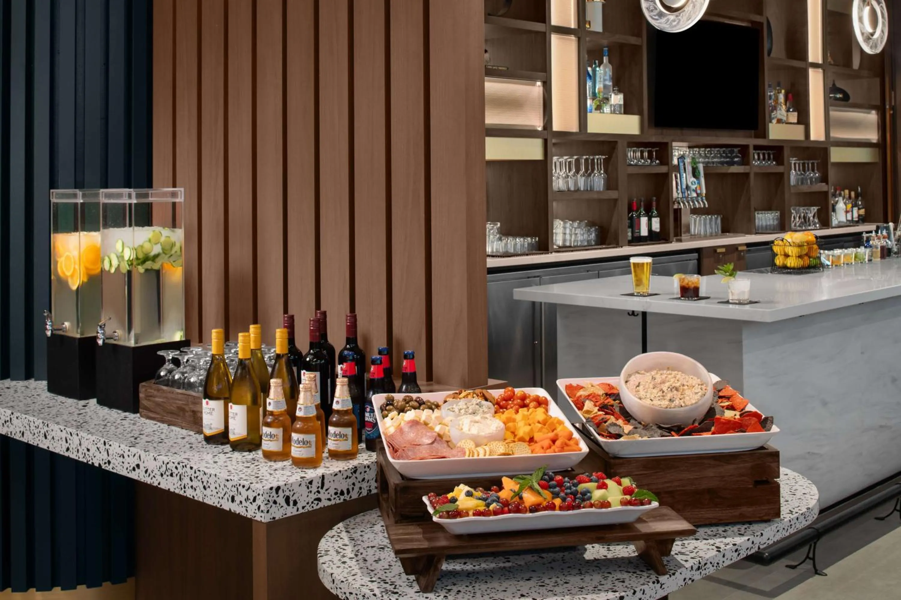 Restaurant/places to eat in Embassy Suites By Hilton Madison Downtown