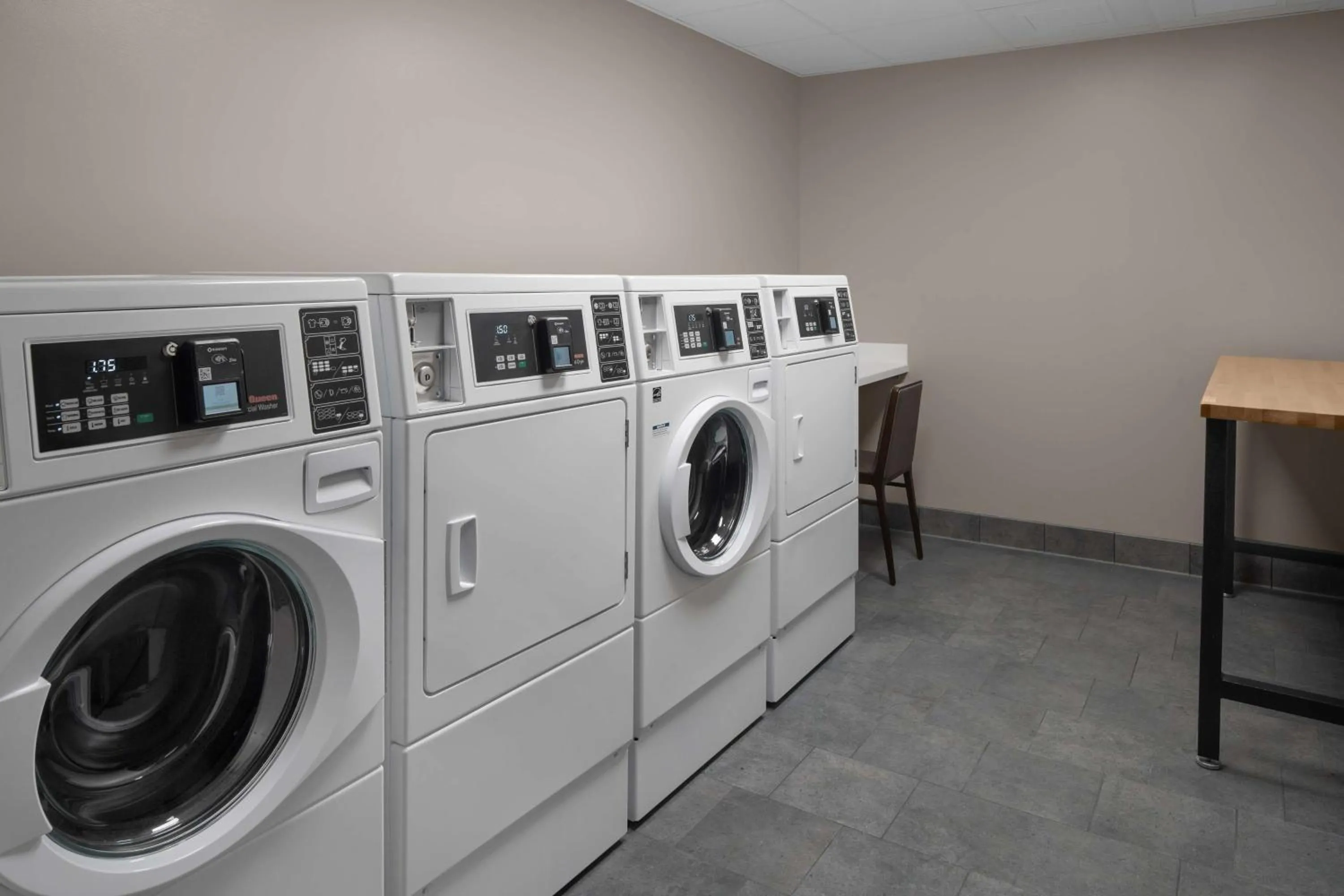 washing machine in Embassy Suites By Hilton Madison Downtown