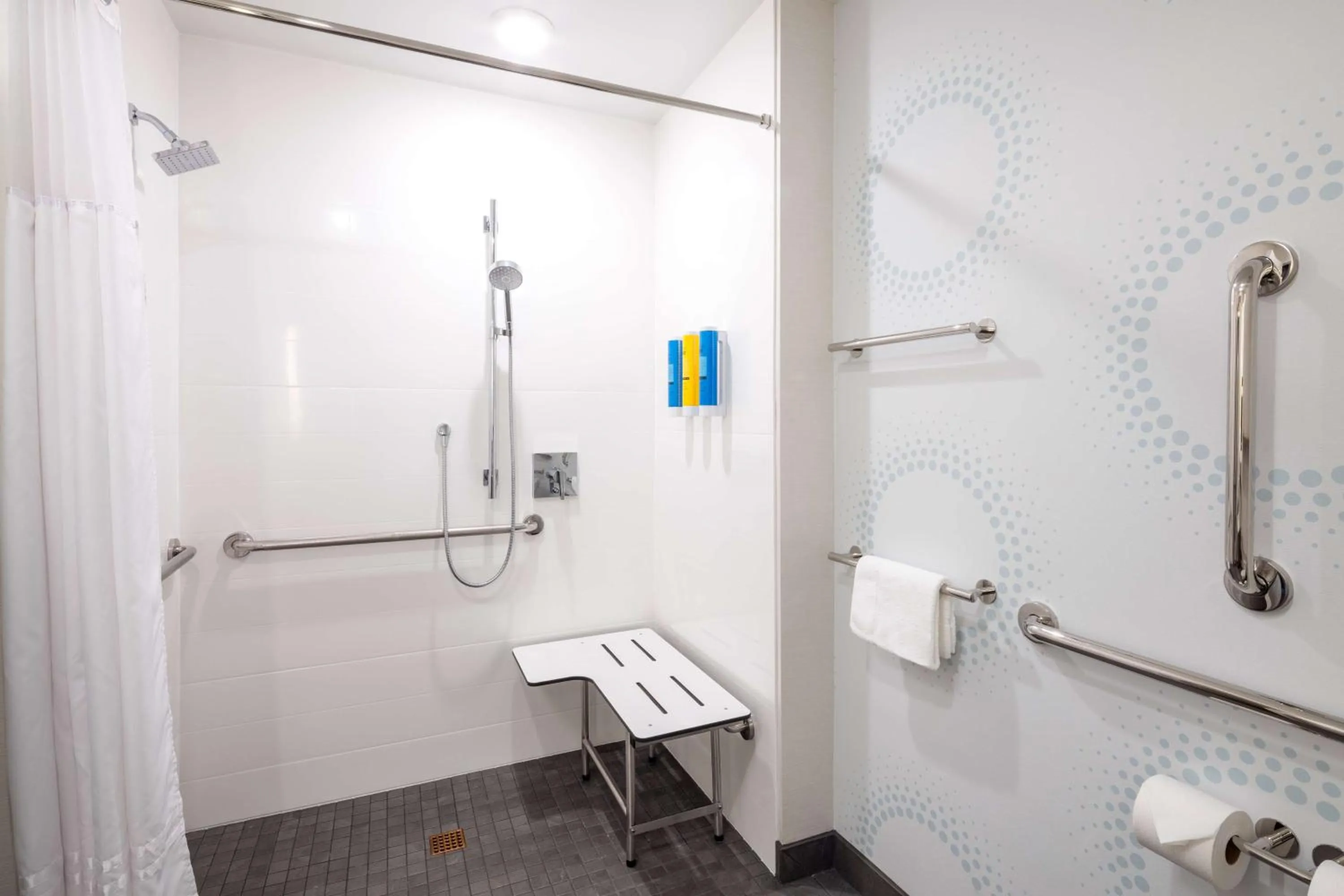 Bathroom in Tru By Hilton Yakima Airport