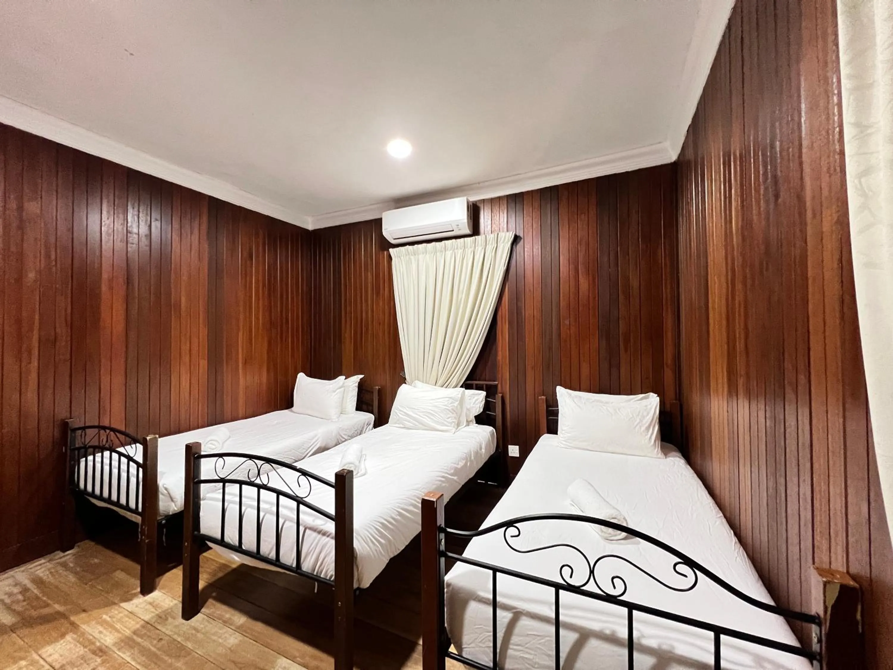 Bed in LiLLA Hilltop Retreat - Janda Baik