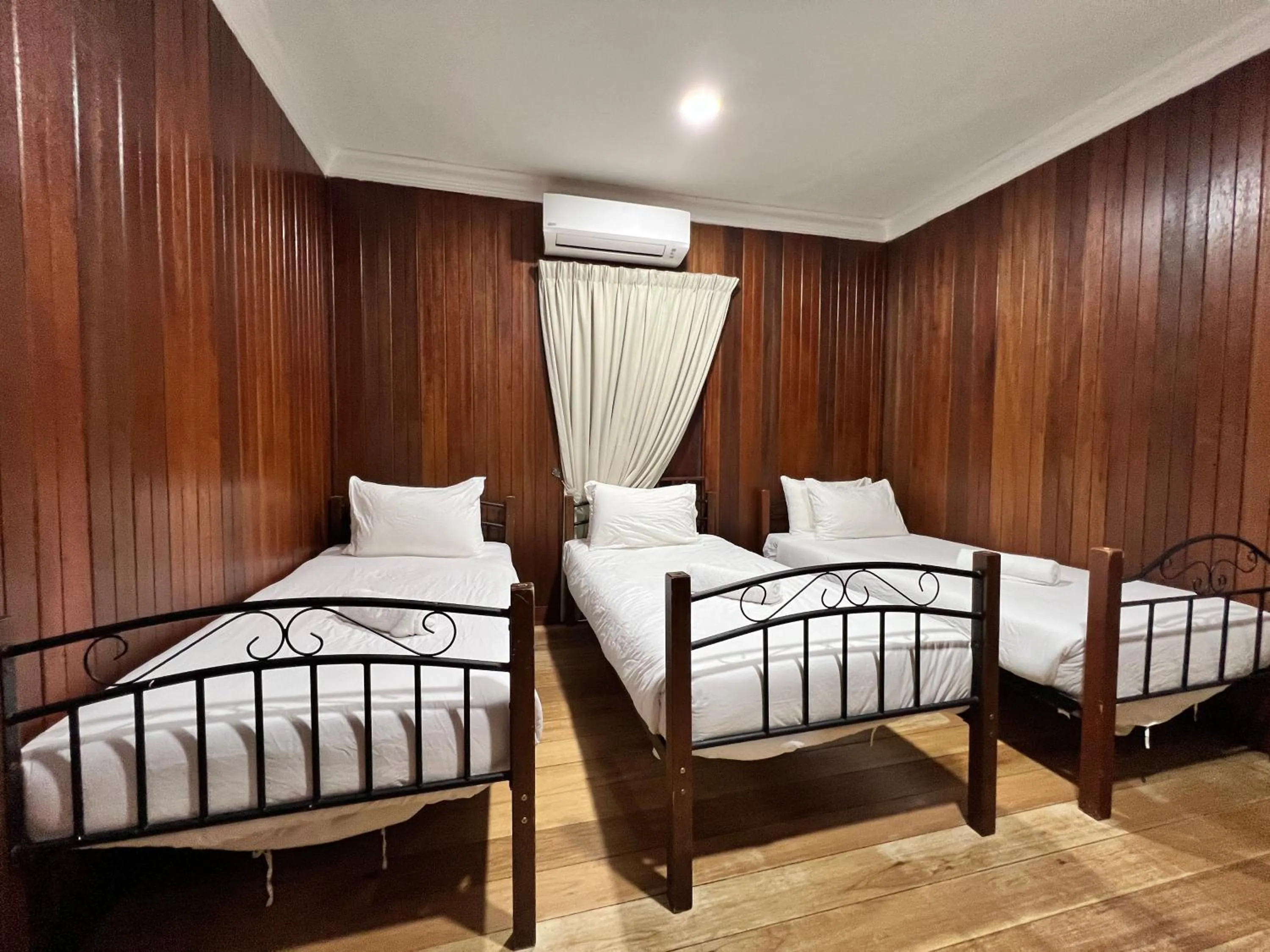 Bed in LiLLA Hilltop Retreat - Janda Baik
