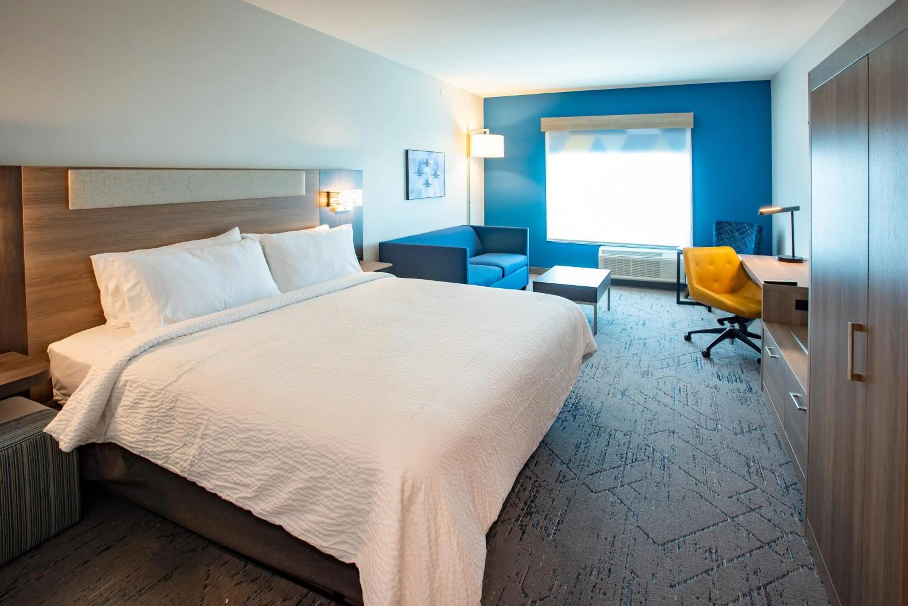 Bed in Holiday Inn Express & Suites Pensacola Airport North – I-10 by IHG