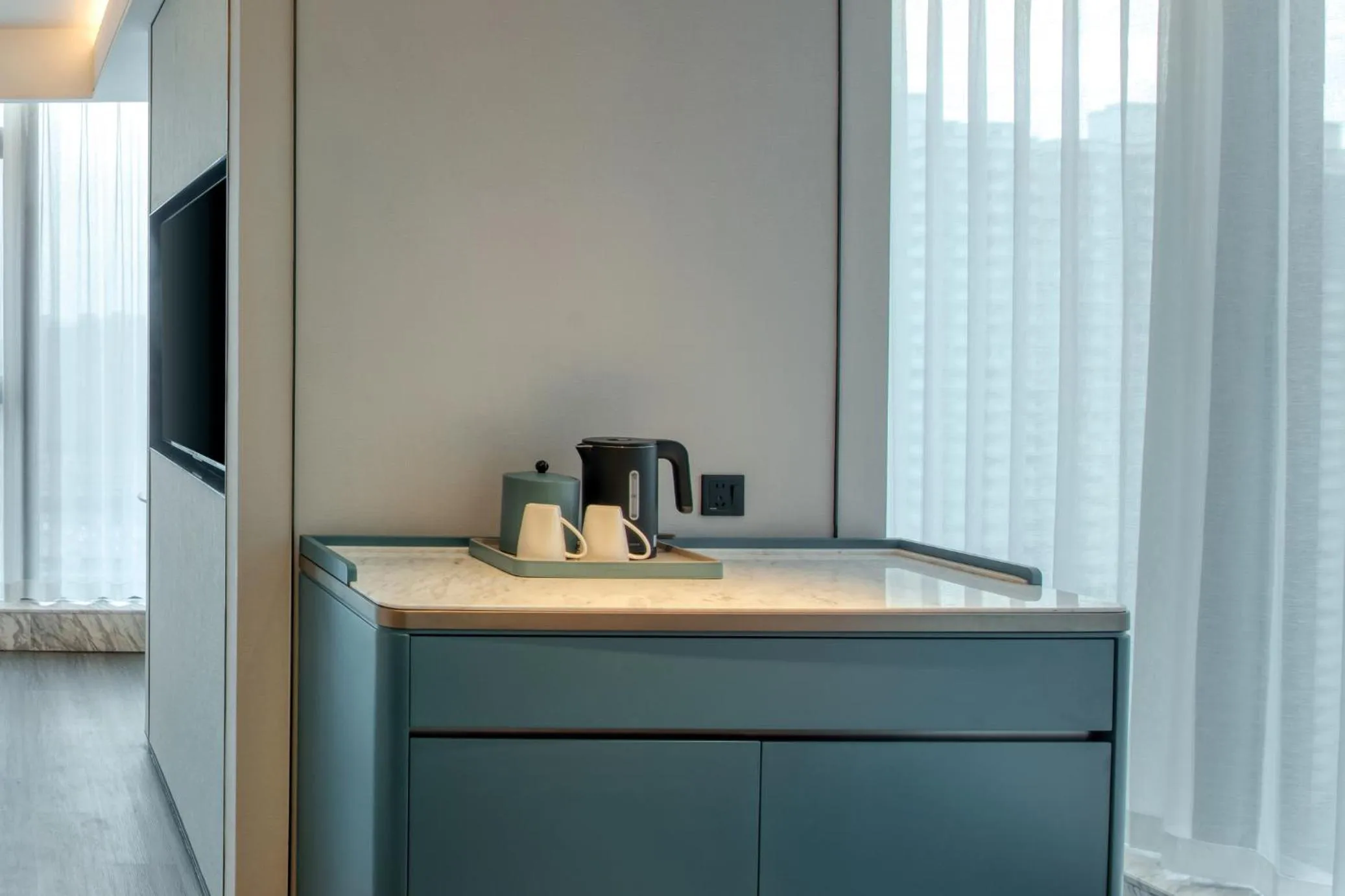 Coffee/tea facilities in Crowne Plaza Xi'an Weiyang by IHG