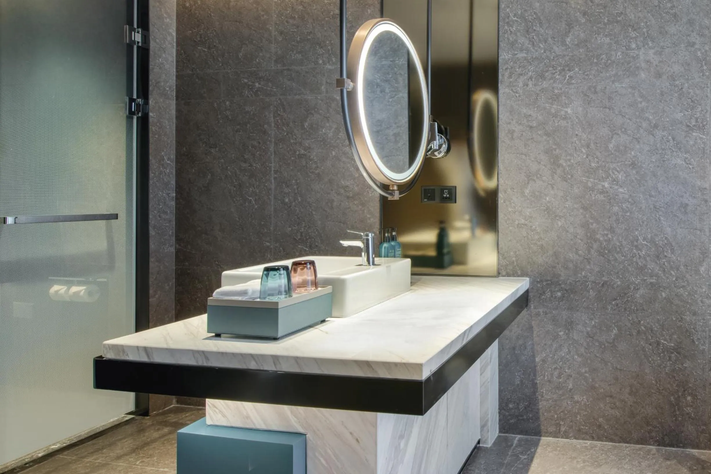 Bathroom in Crowne Plaza Xi'an Weiyang by IHG