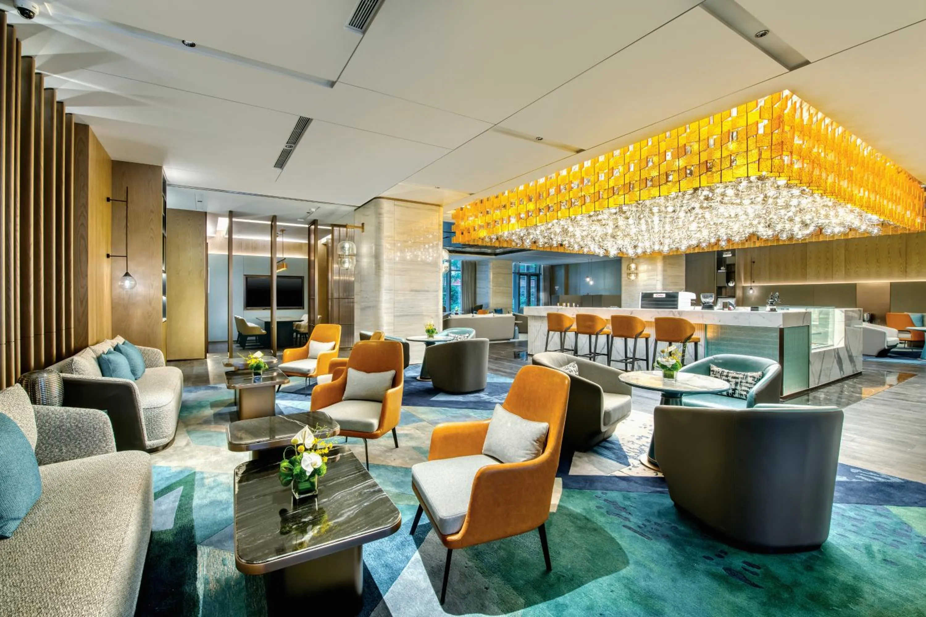 Lounge or bar in Crowne Plaza Xi'an Weiyang by IHG