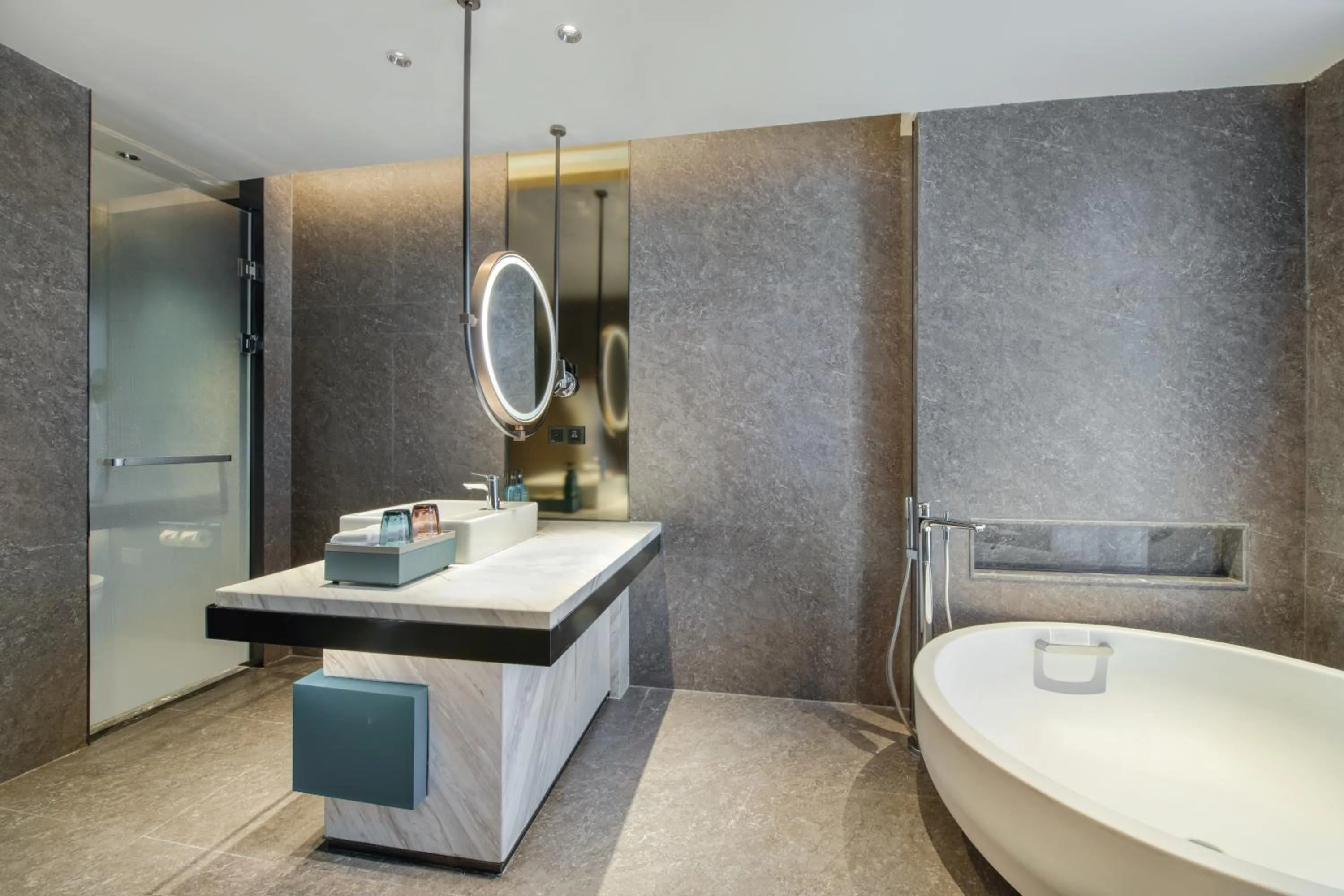 Bathroom in Crowne Plaza Xi'an Weiyang by IHG