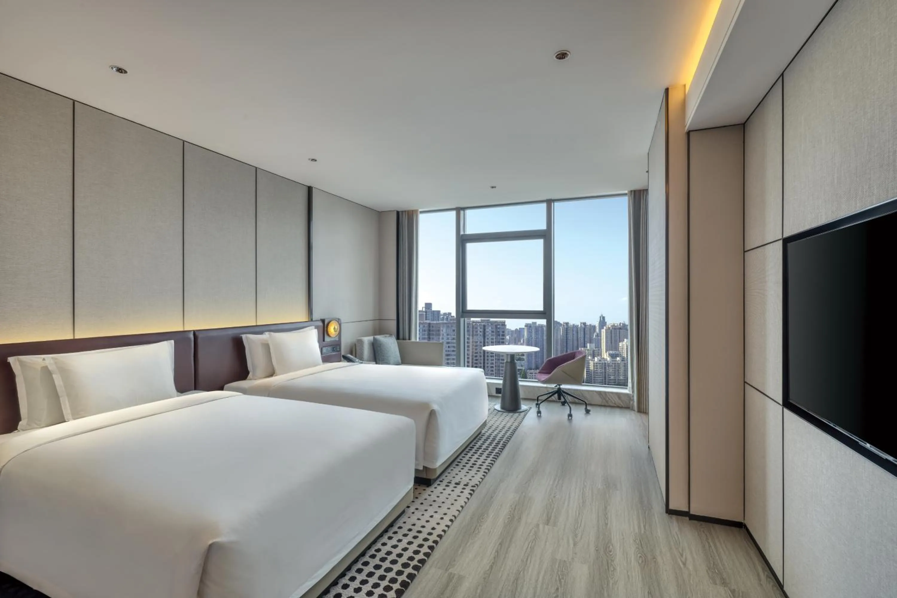 Bed in Crowne Plaza Xi'an Weiyang by IHG