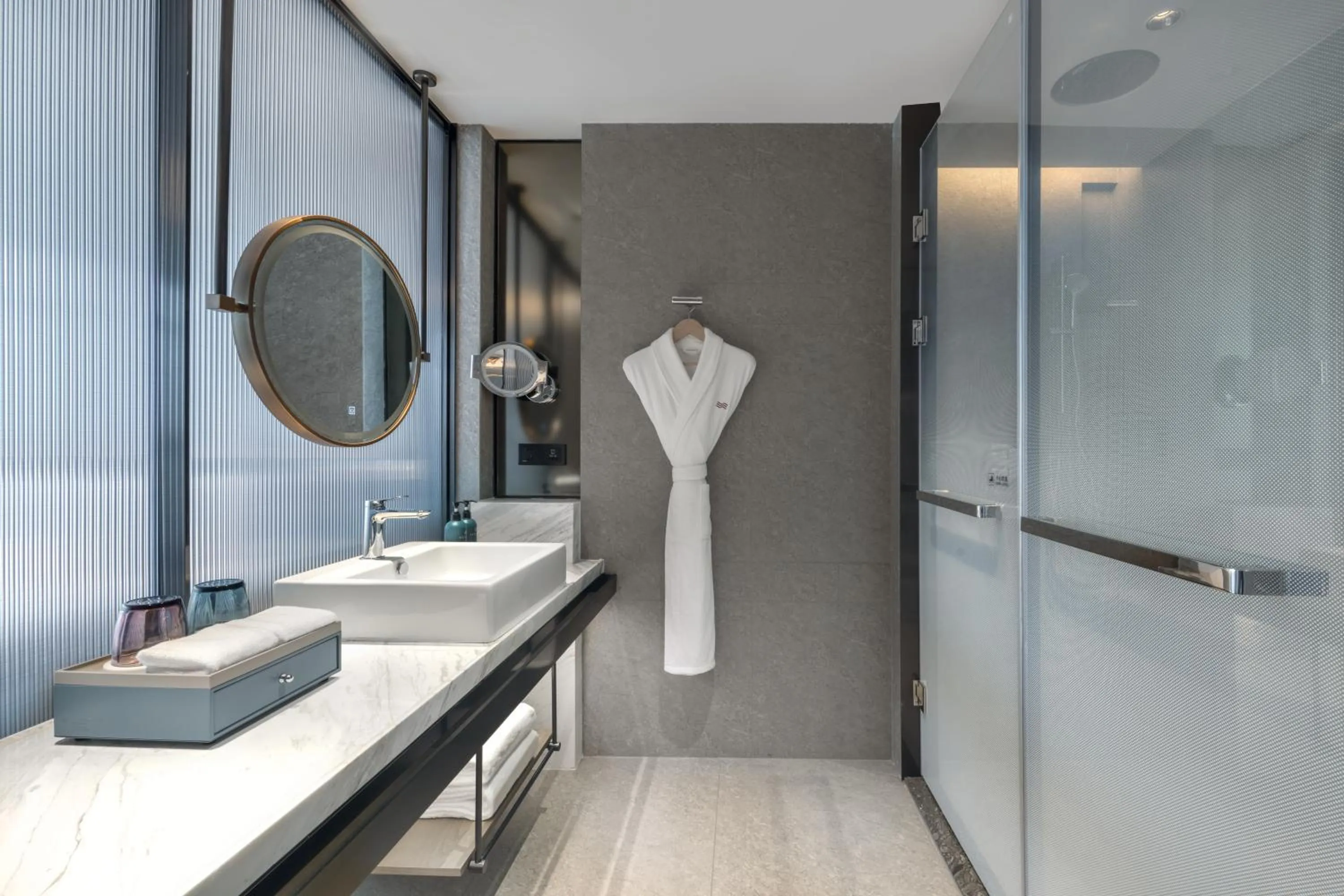 Bathroom in Crowne Plaza Xi'an Weiyang by IHG