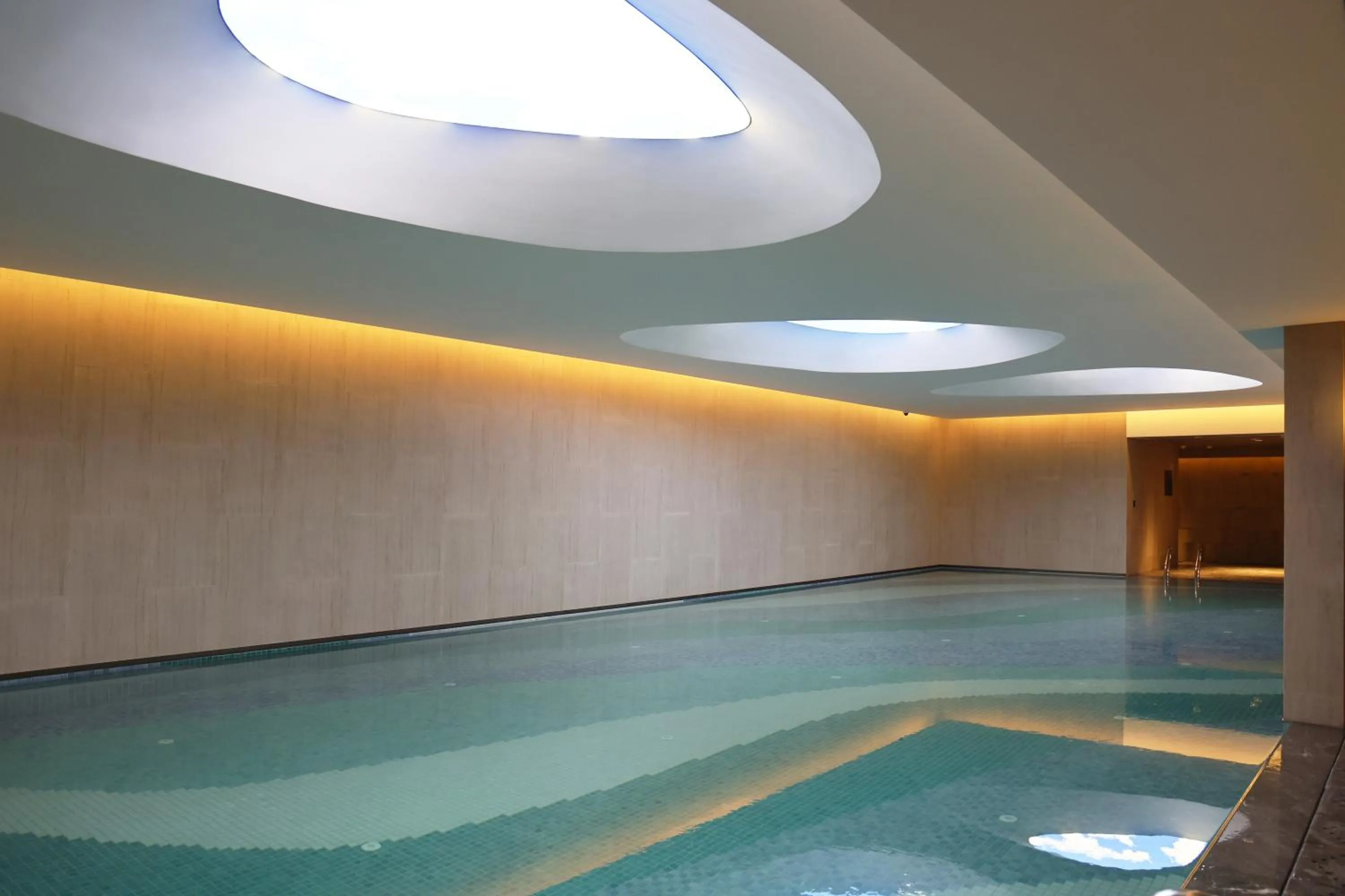 Swimming pool in Crowne Plaza Xi'an Weiyang by IHG