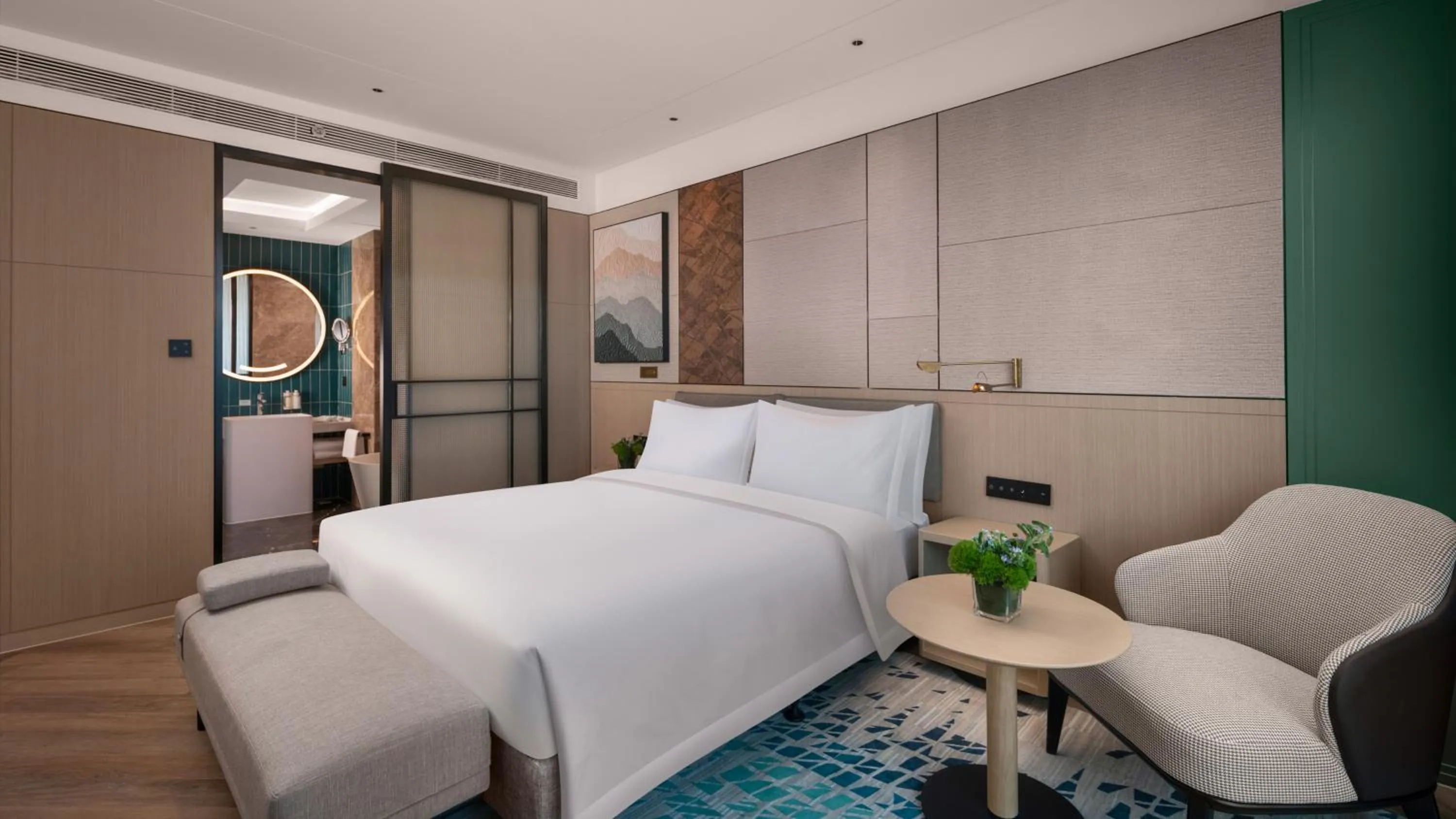 Bedroom, Bed in Holiday Inn Shijiazhuang High-tech Zone by IHG