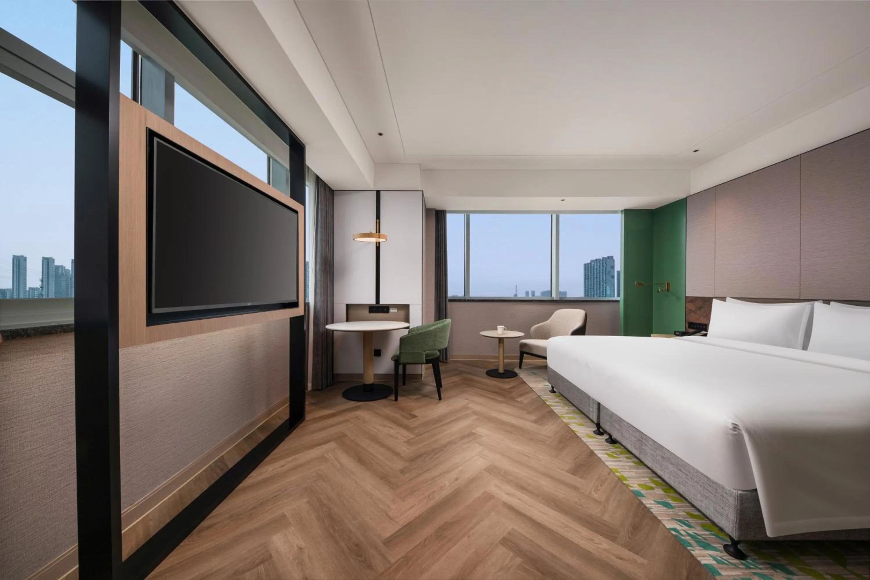 Photo of the whole room, Bed in Holiday Inn Shijiazhuang High-tech Zone by IHG