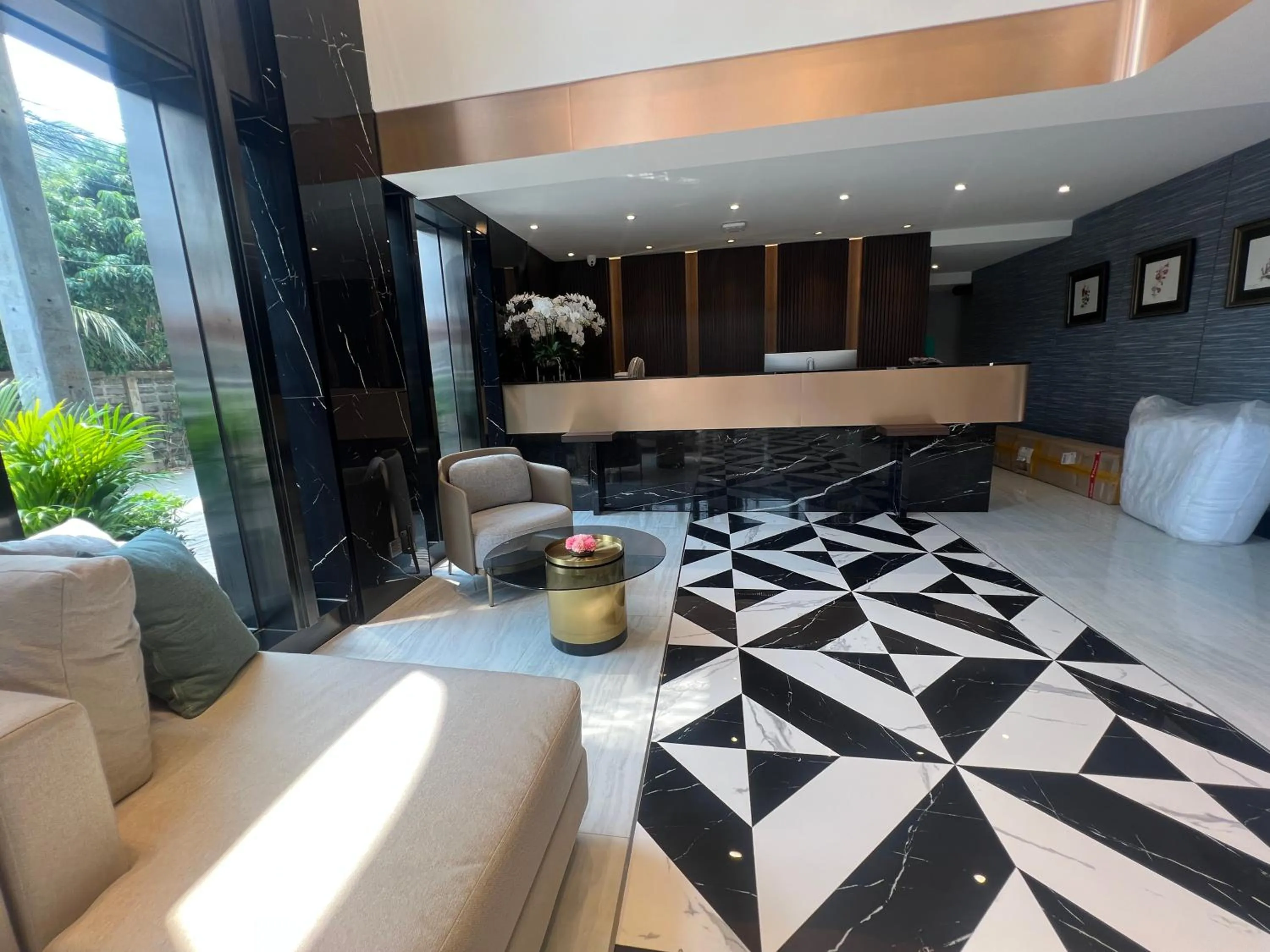 Lobby or reception in ARNI Skye Hotel