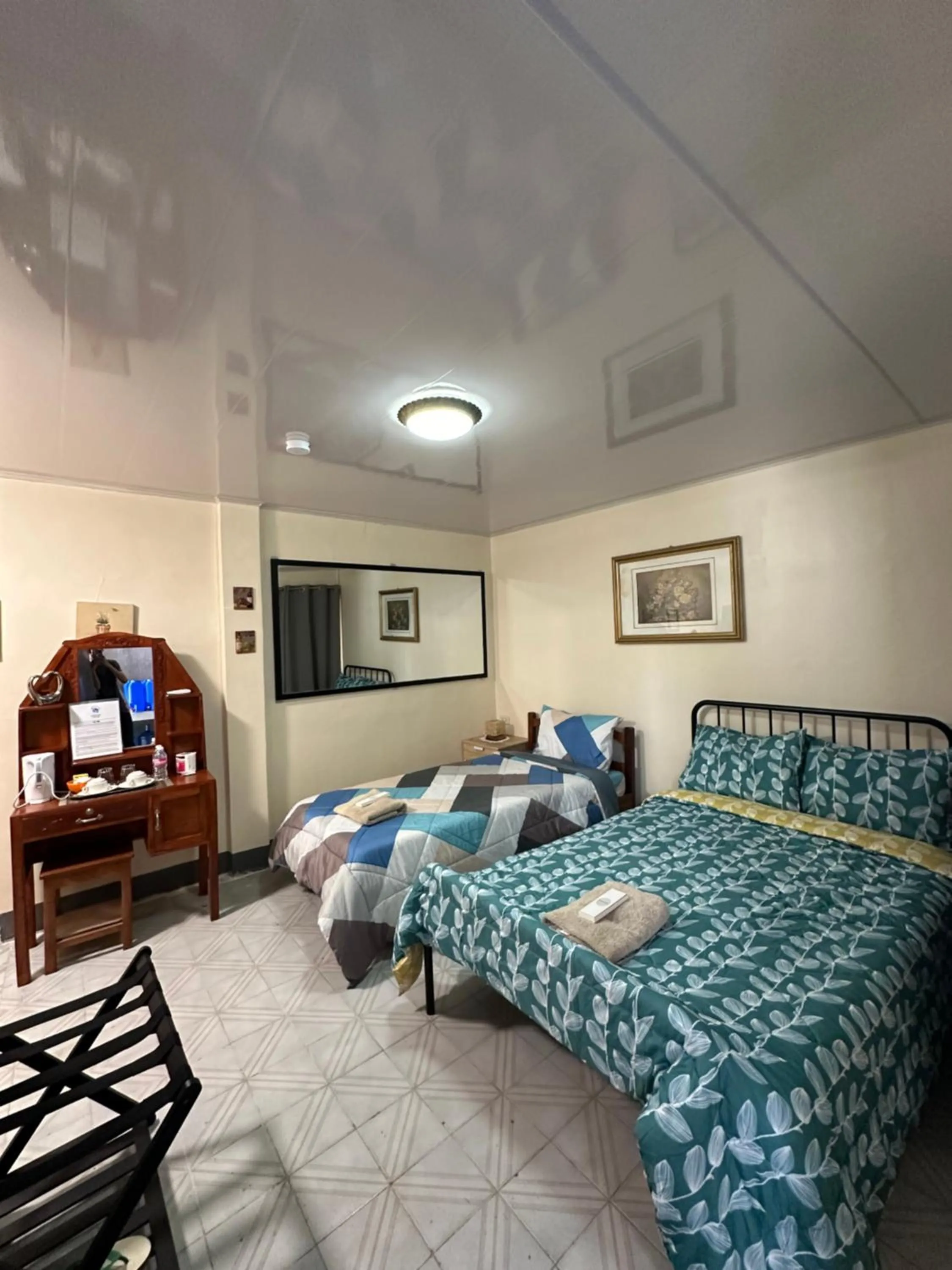 Bed in Topaz Bed & Breakfast Hotel