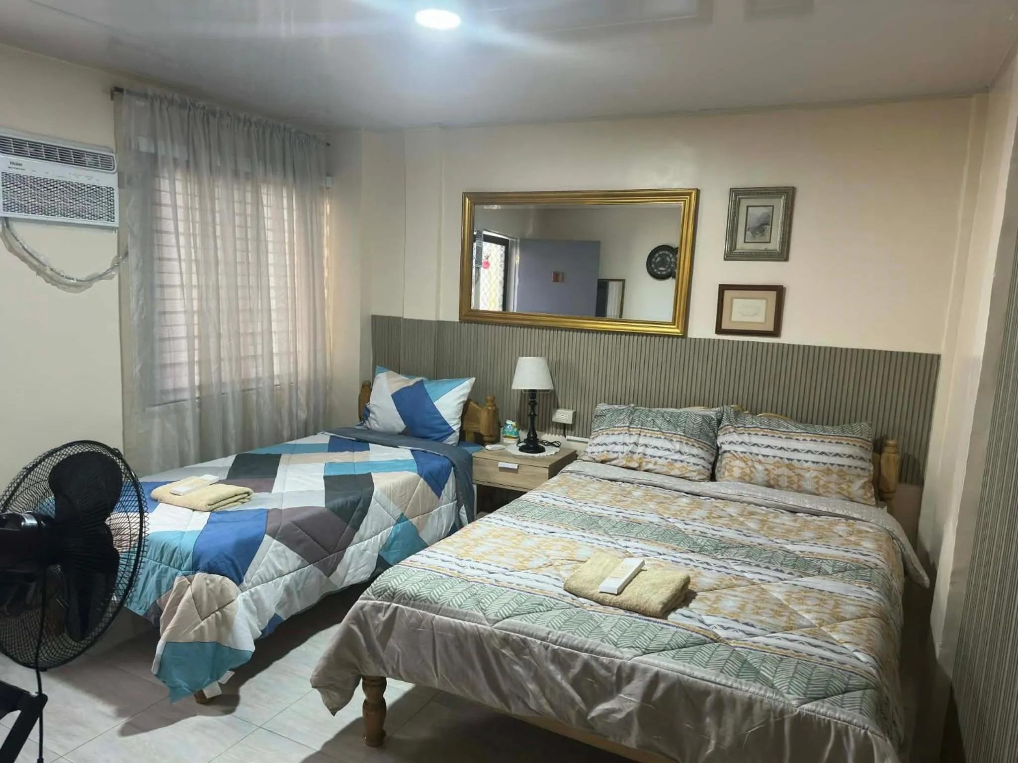 Bed in Topaz Bed & Breakfast Hotel