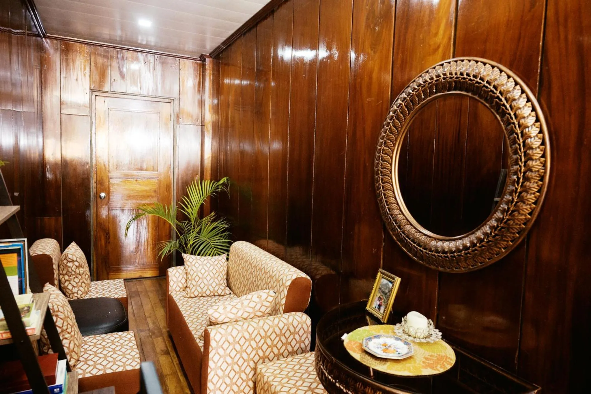 Topaz Bed & Breakfast Hotel