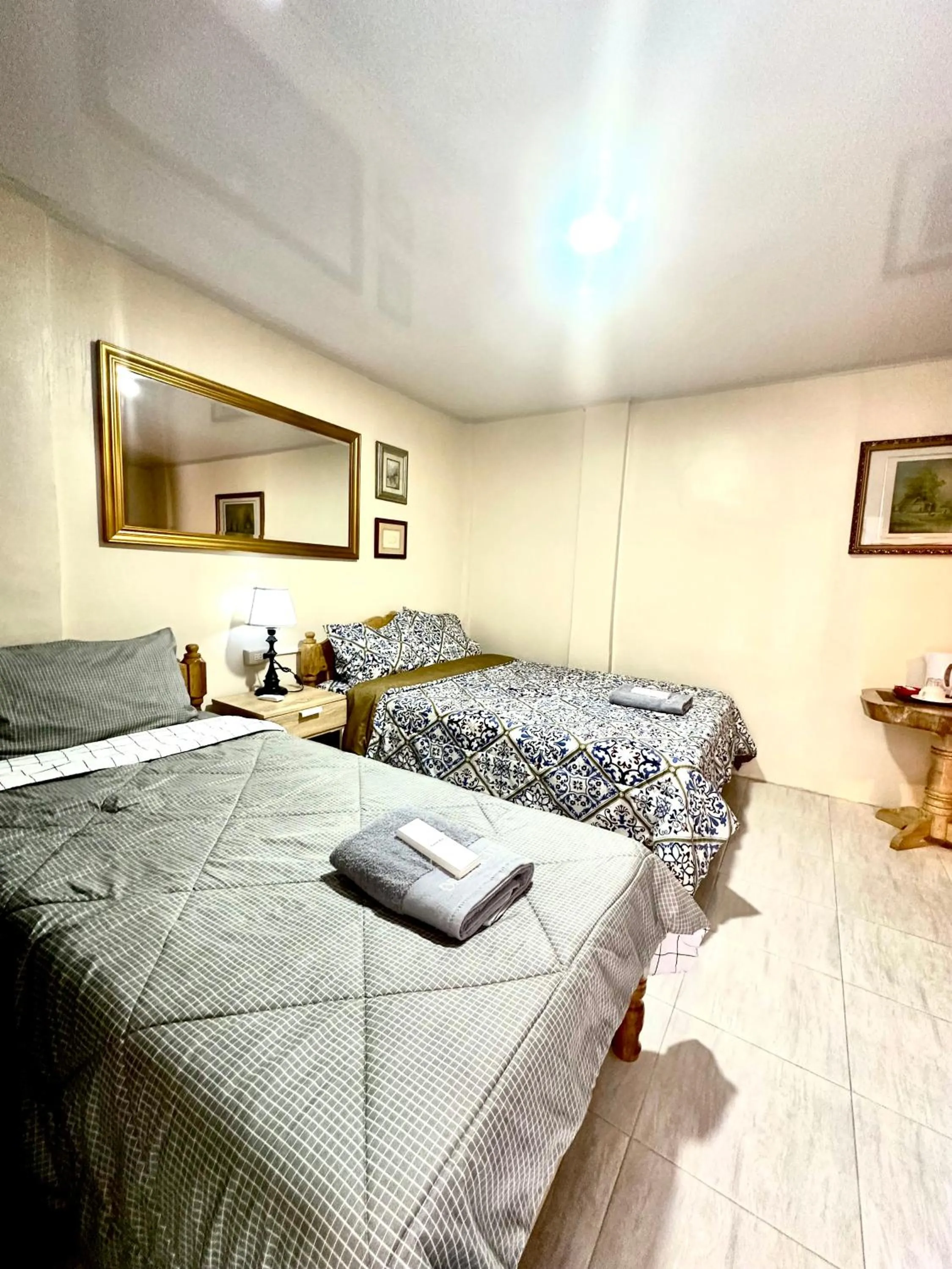 Bed in Topaz Bed & Breakfast Hotel