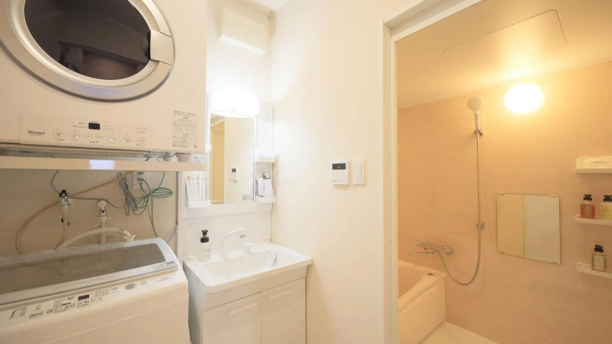 Shower in Crice Hotel Ishigakijima