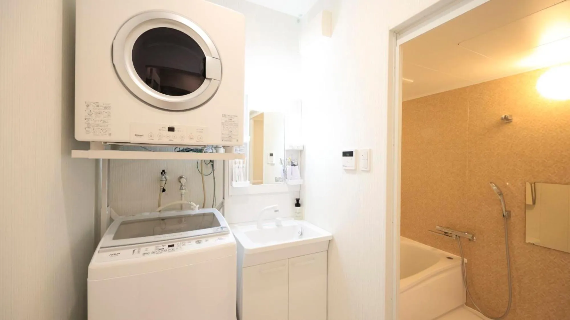 Shower in Crice Hotel Ishigakijima