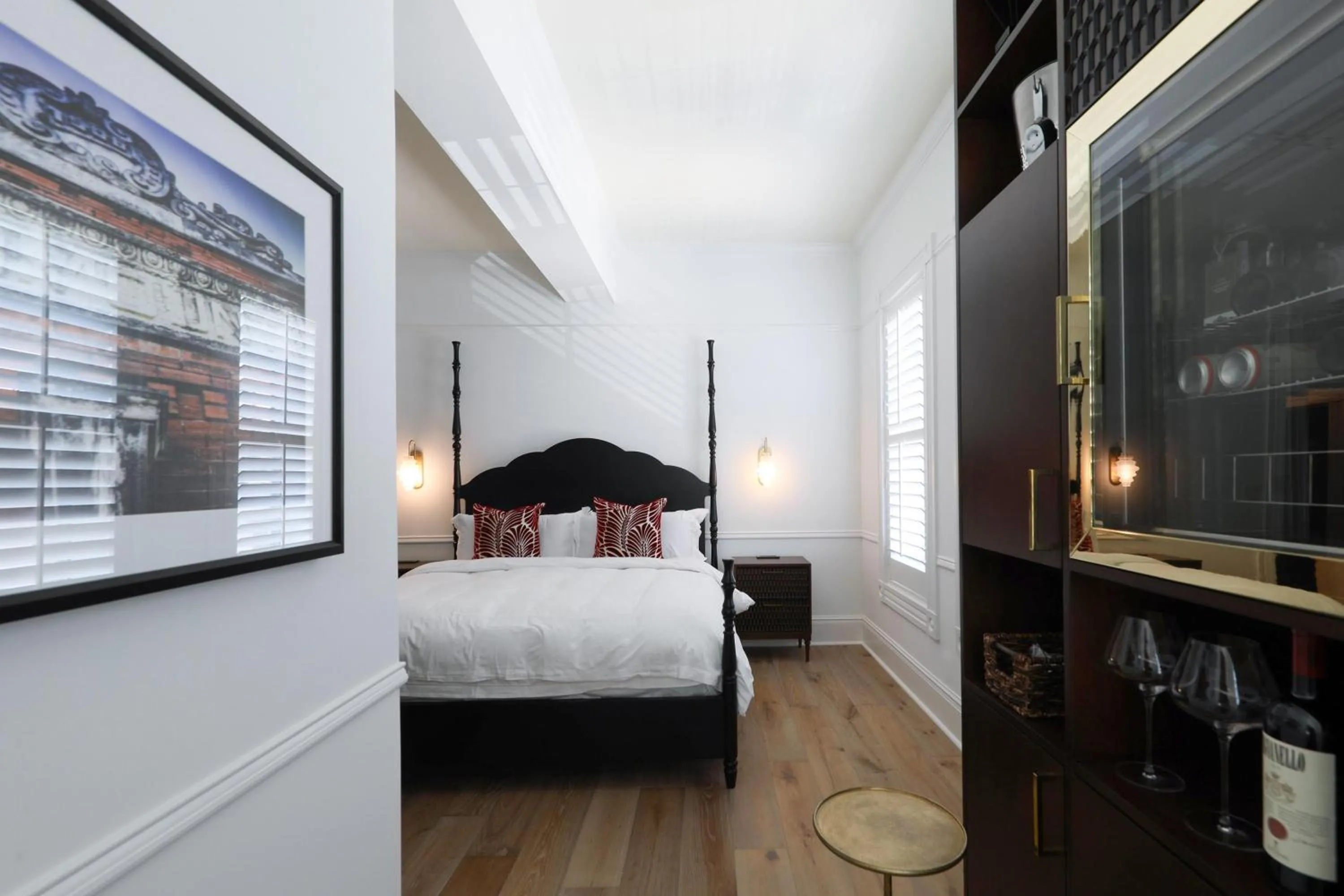 Bedroom, Bed in Fairmount Hotel