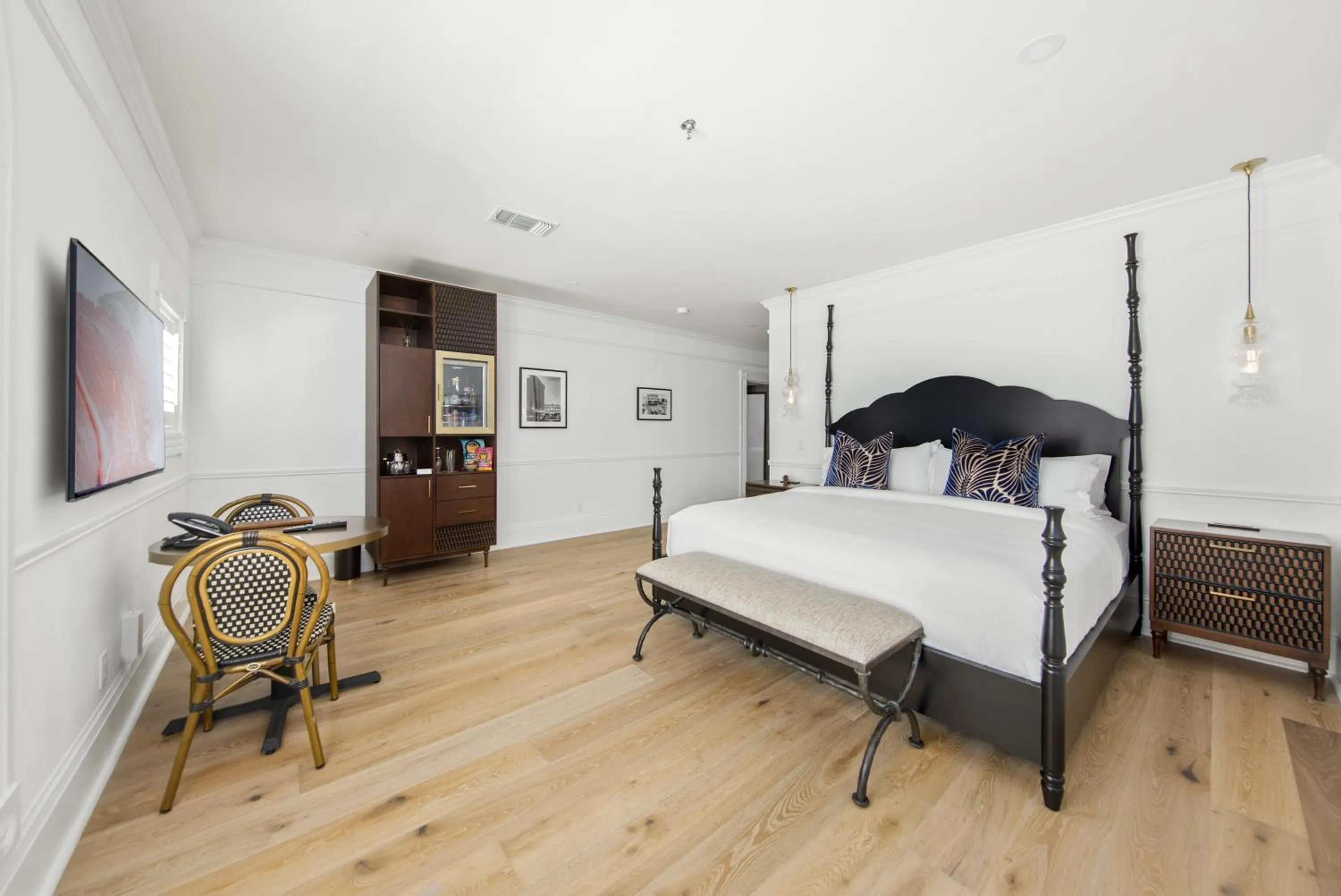 Bed in Fairmount Hotel