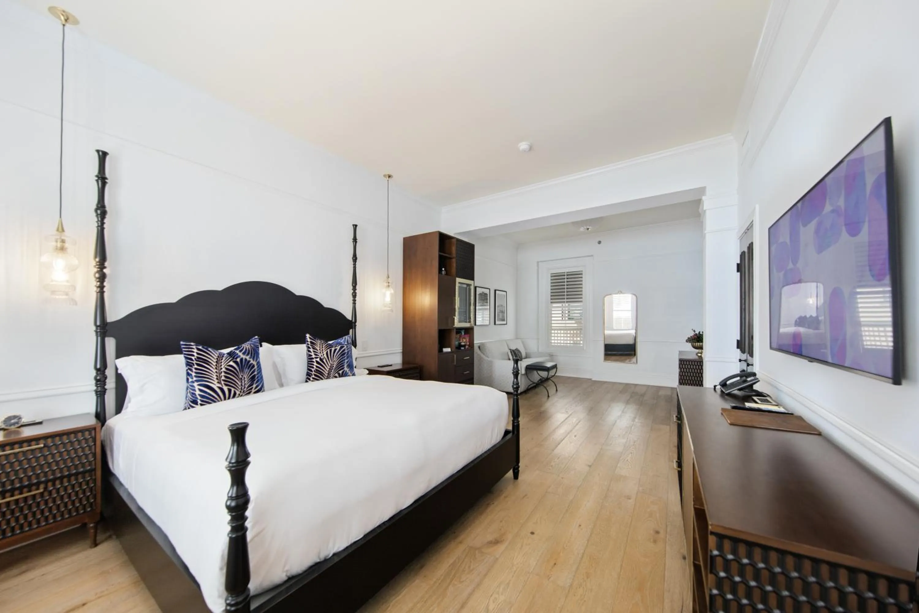 Bed in Fairmount Hotel