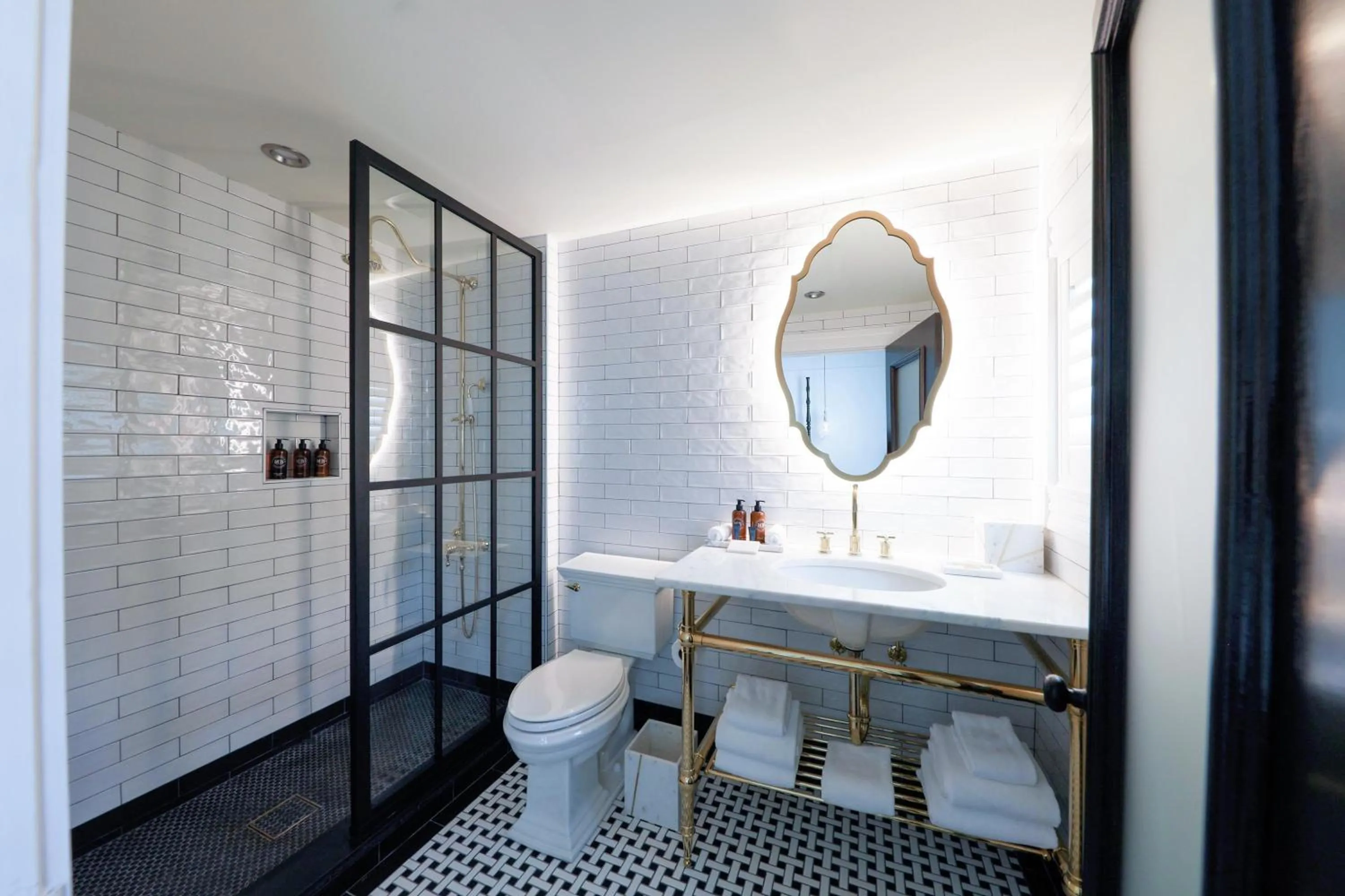 Bathroom in Fairmount Hotel