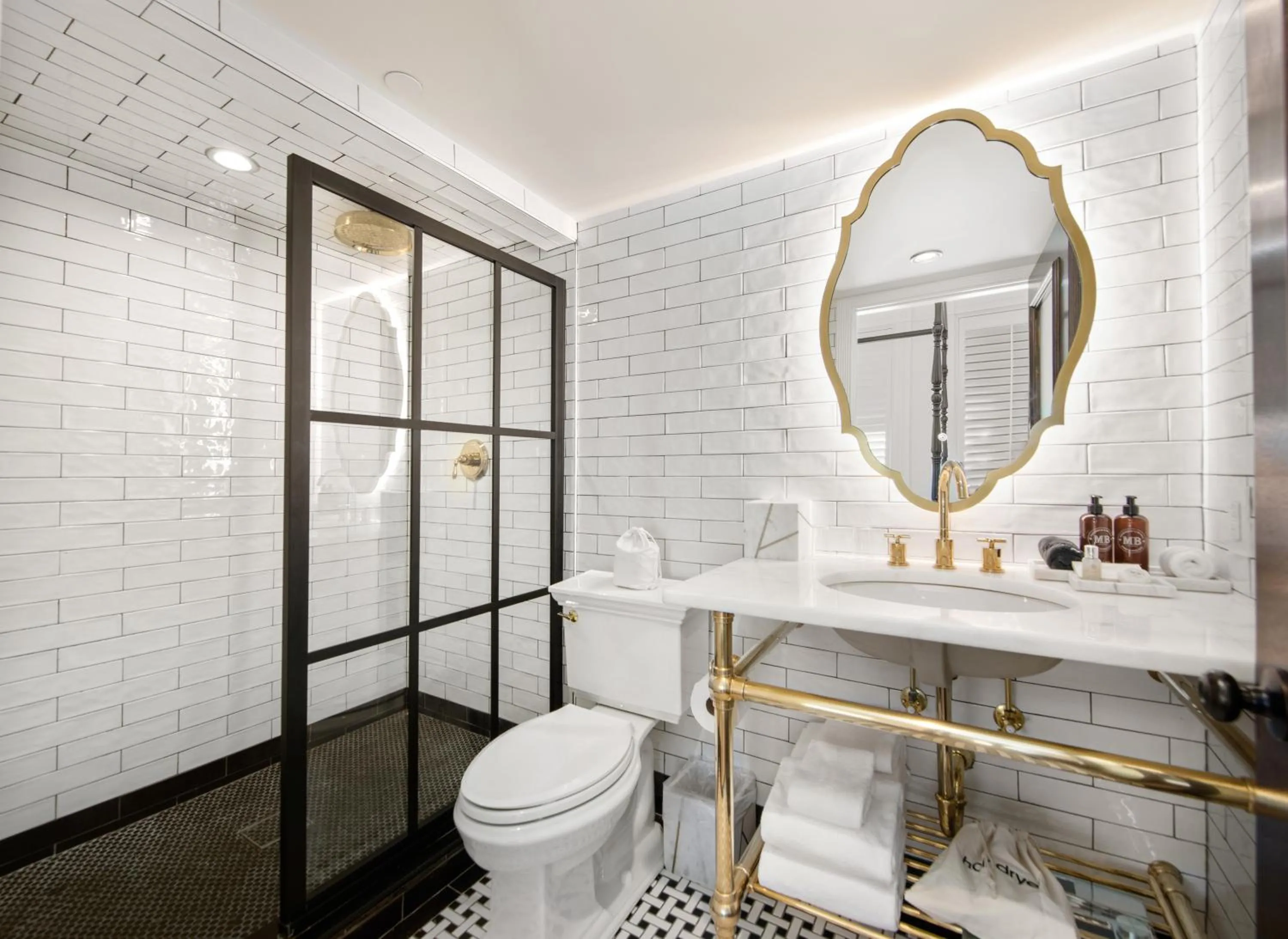 Shower in Fairmount Hotel