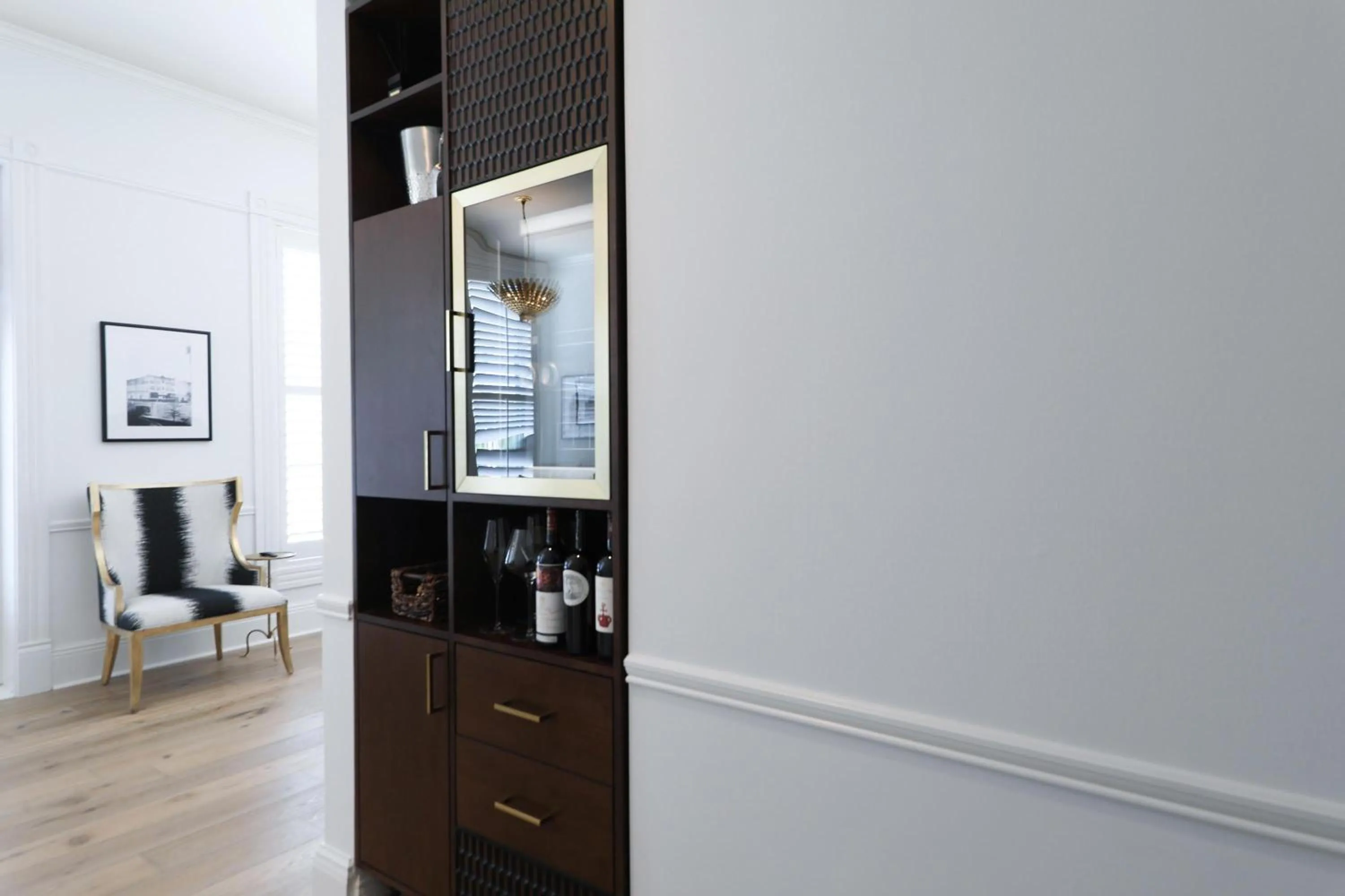 Photo of the whole room in Fairmount Hotel