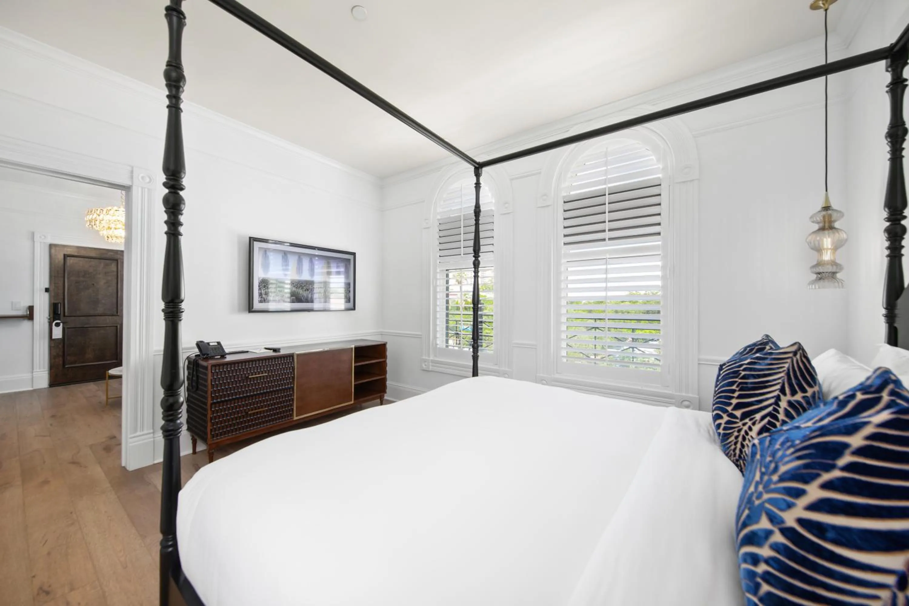 Bed in Fairmount Hotel