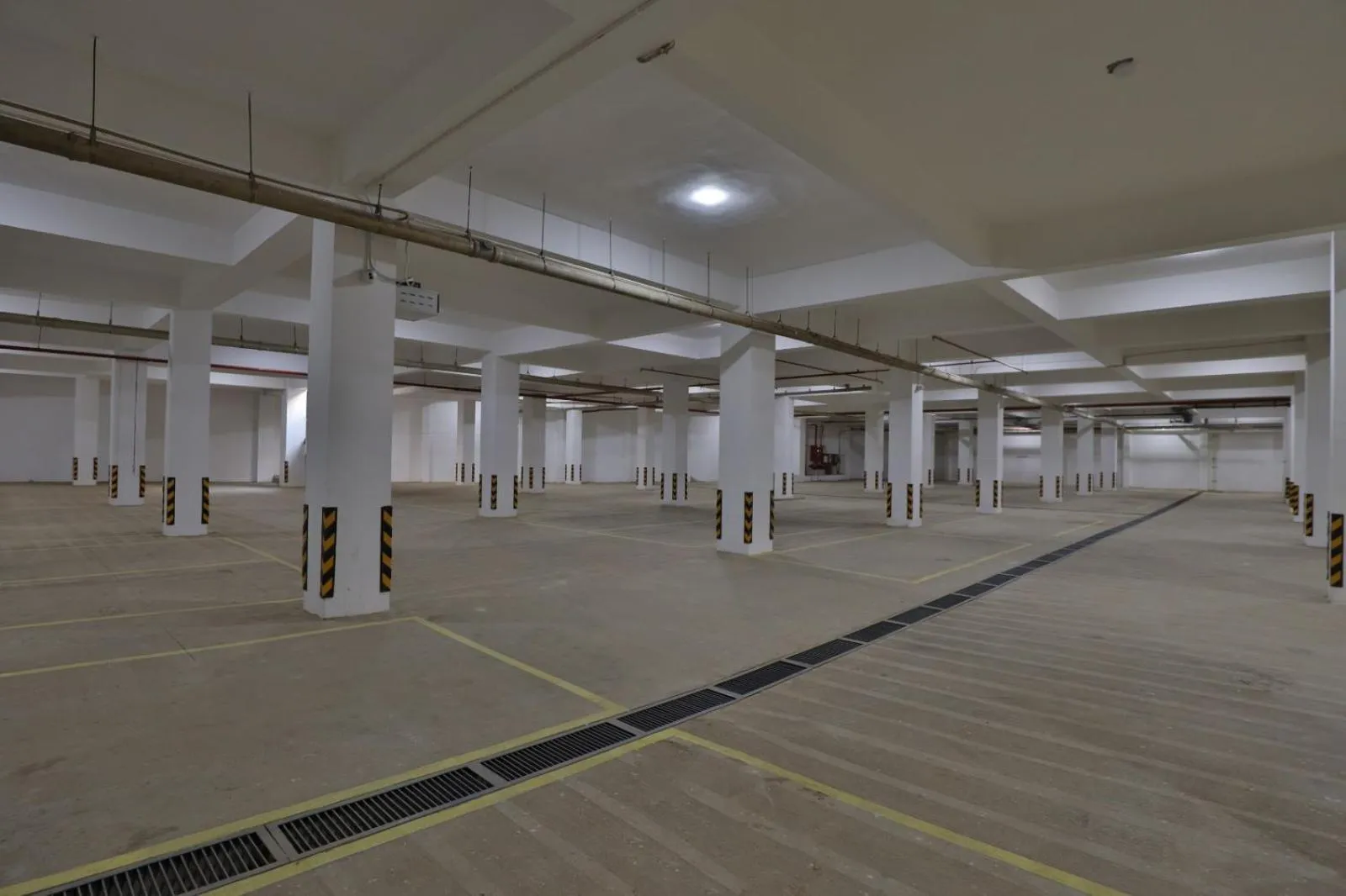 Parking in Hotel Legacy