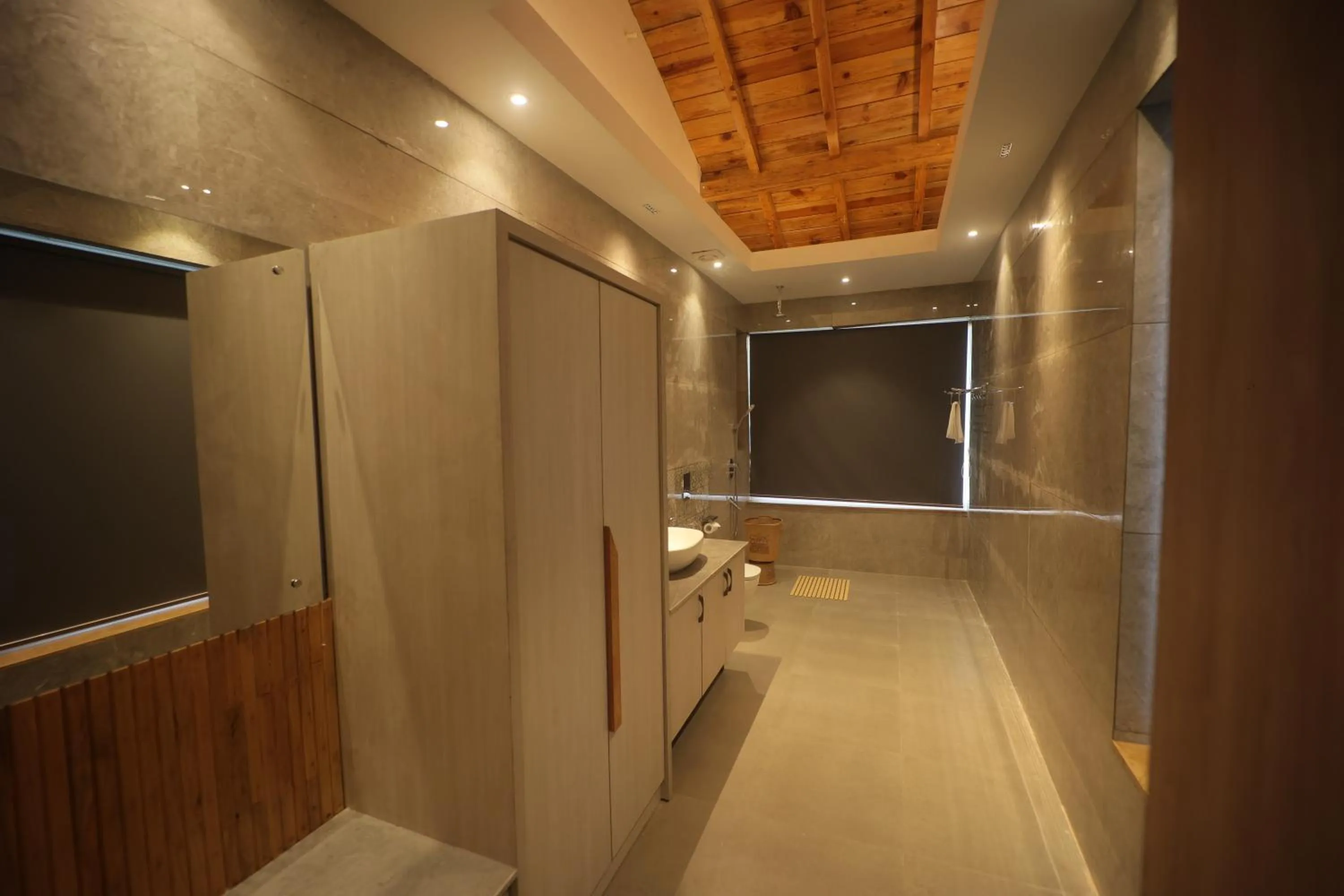 Bathroom in Evara Spa & Resort