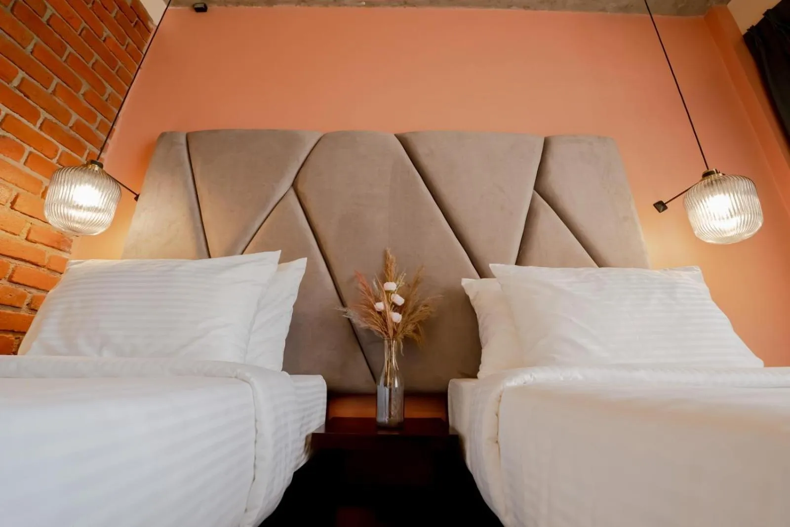 Bed in Limeshine - Airport Transit Hotels & Residences