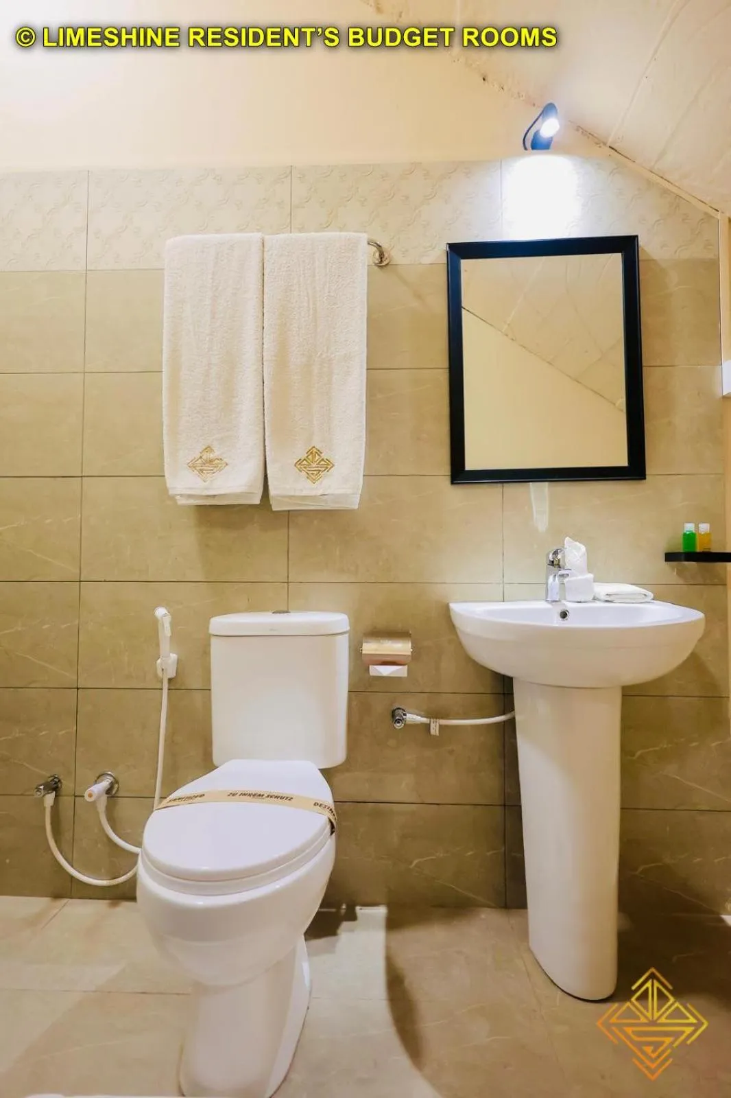 Shower in Limeshine - Airport Transit Hotels & Residences