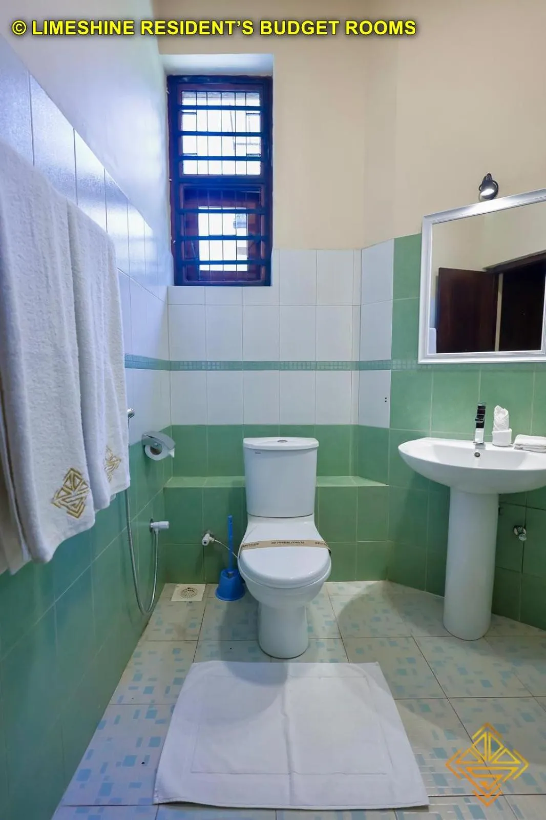 Shower in Limeshine - Airport Transit Hotels & Residences