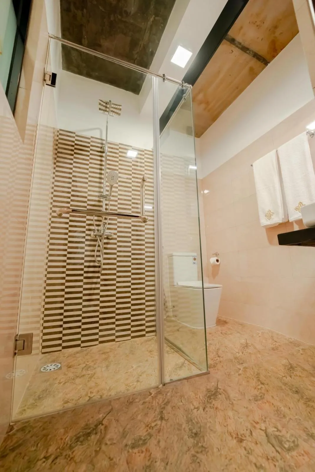 Shower in Limeshine - Airport Transit Hotels & Residences