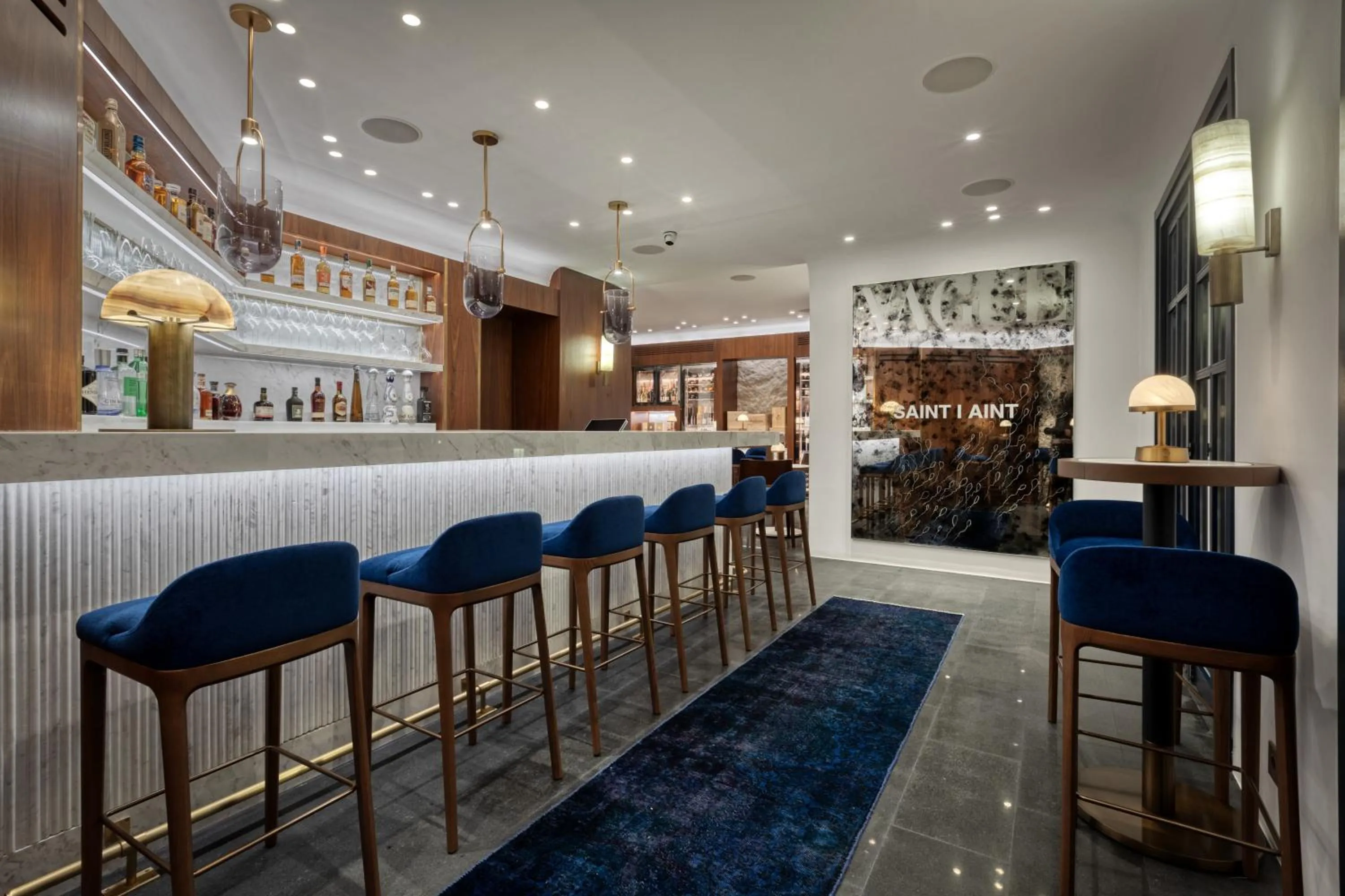 Lounge or bar in Sandblu Santorini, LXR Hotels & Resorts