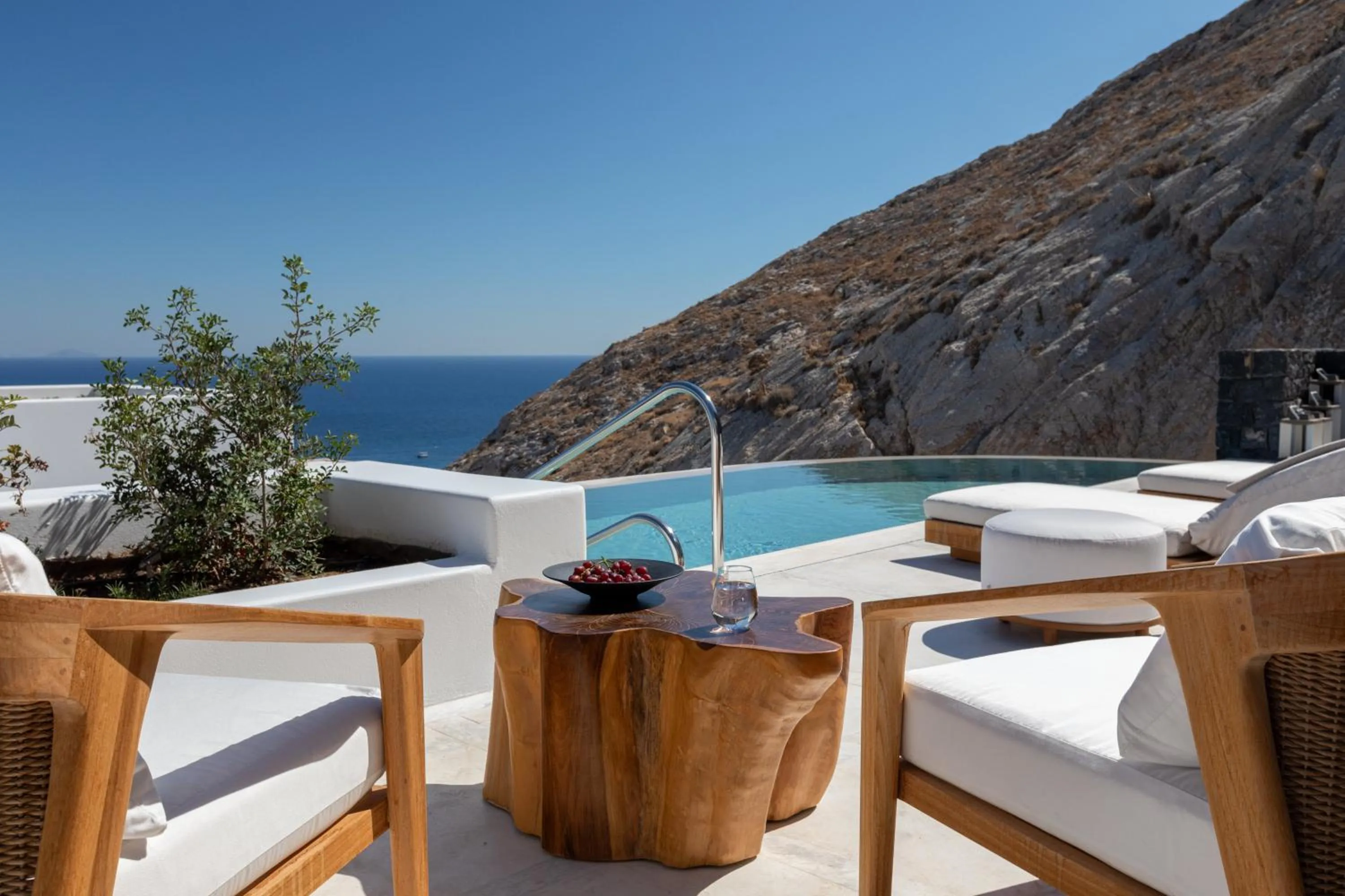 Balcony/Terrace in Sandblu Santorini, LXR Hotels & Resorts