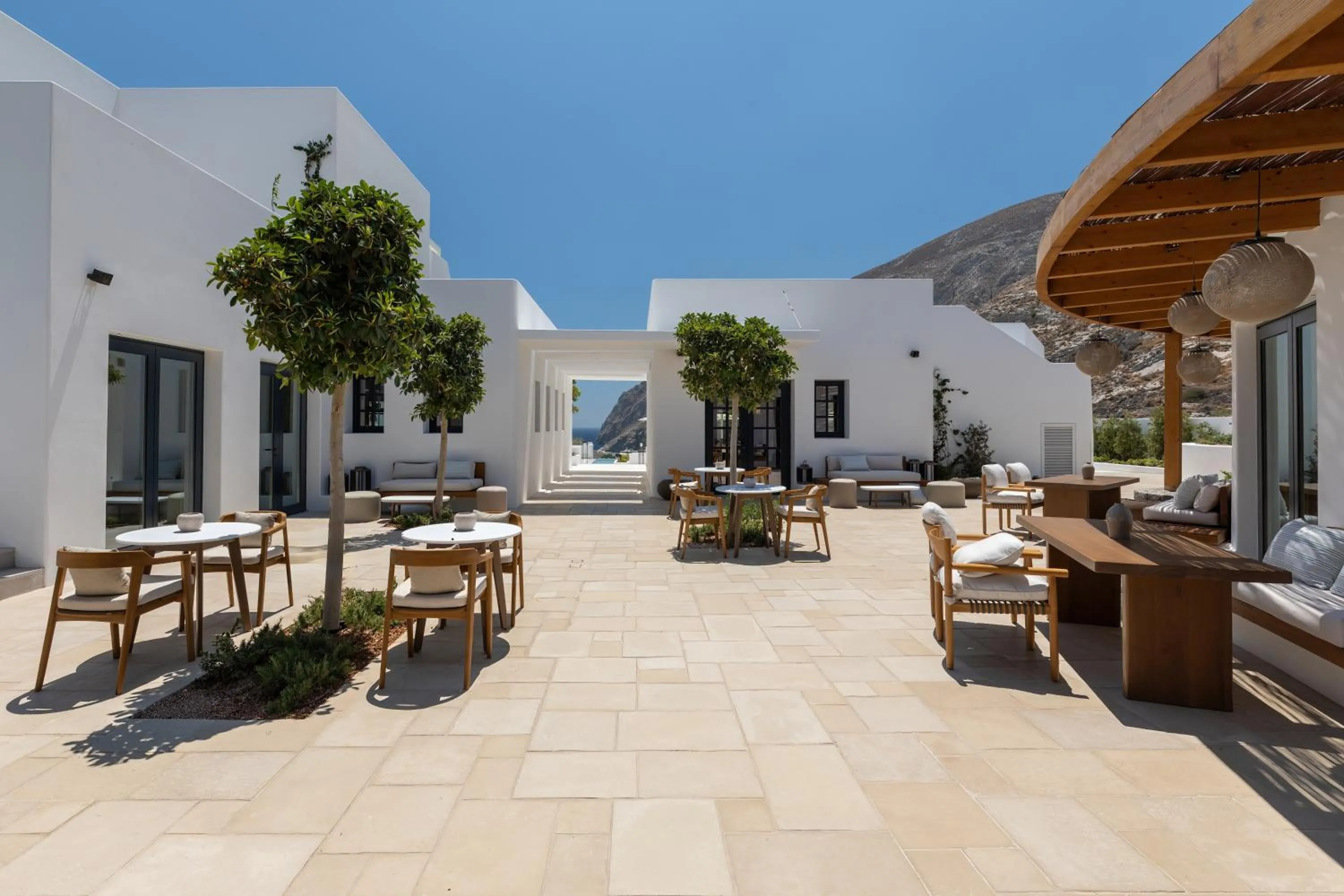 Seating area in Sandblu Santorini, LXR Hotels & Resorts
