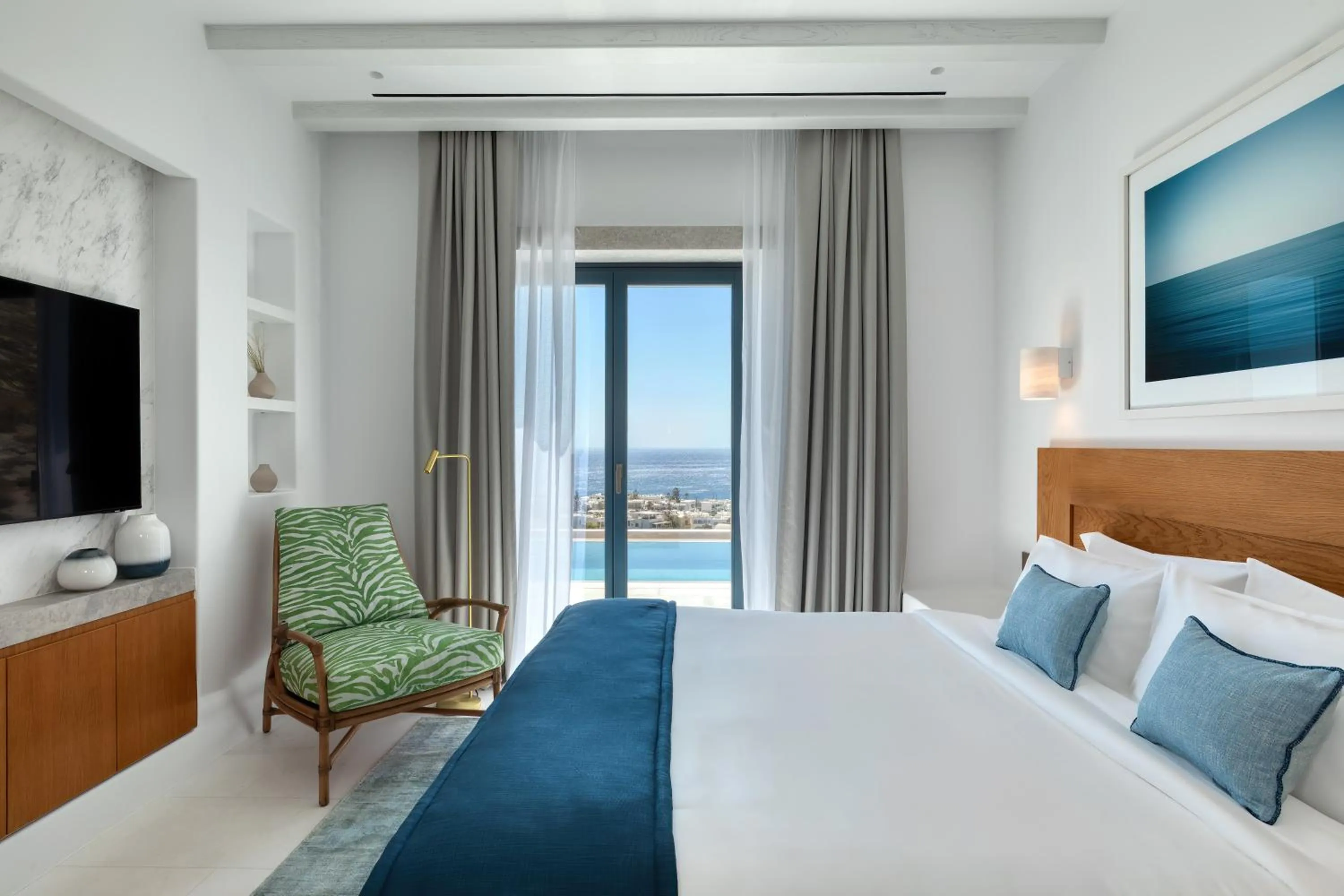 Bedroom, Bed in Sandblu Santorini, LXR Hotels & Resorts