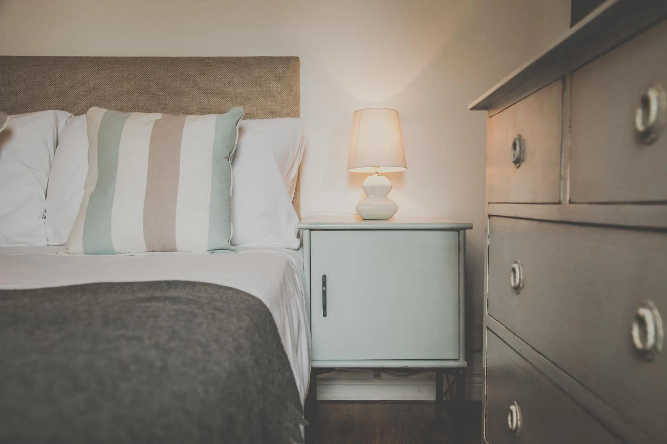 Photo of the whole room, Bed in Antique House B&B