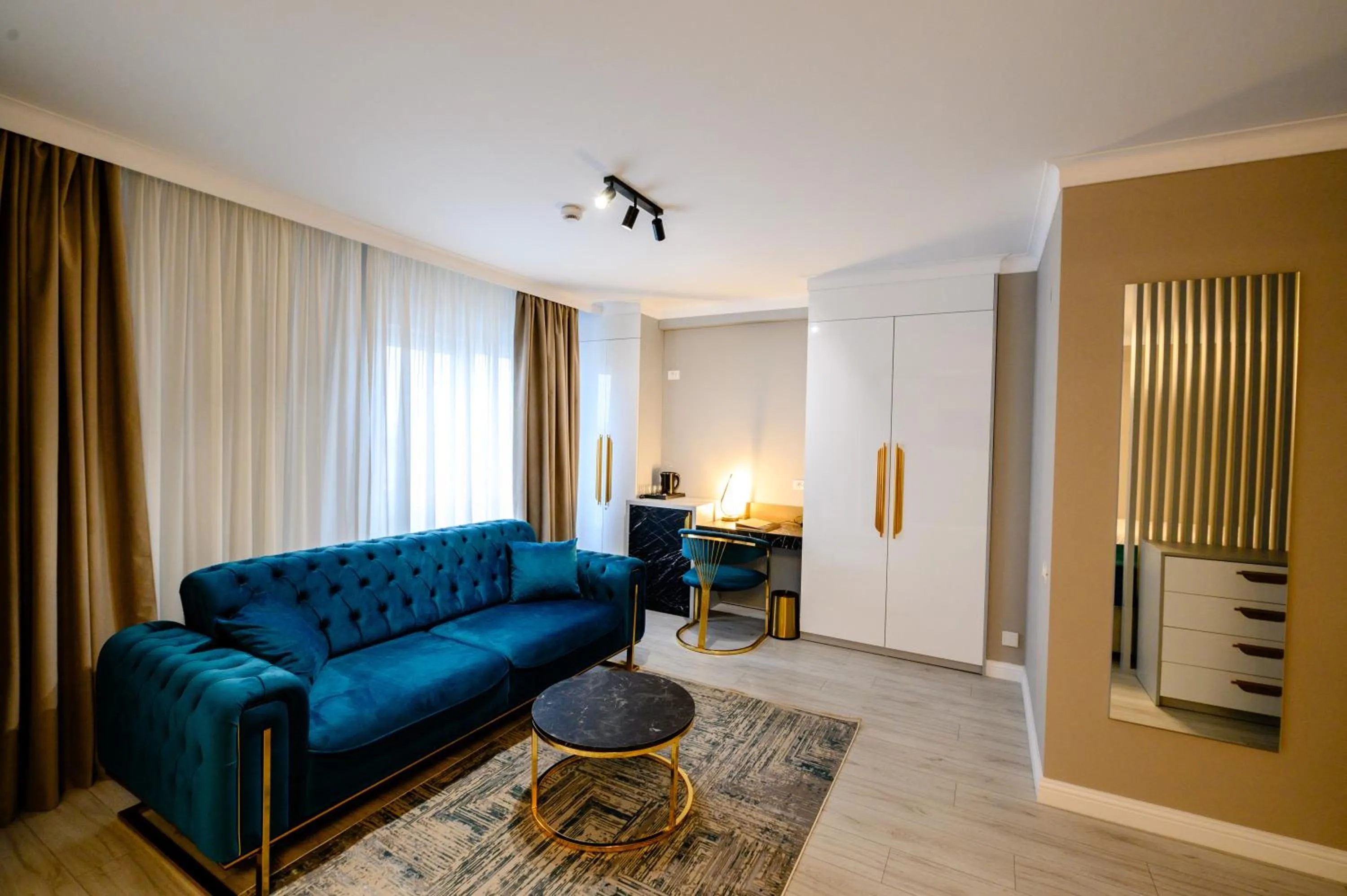 Living room in Elitte Inn & Suites