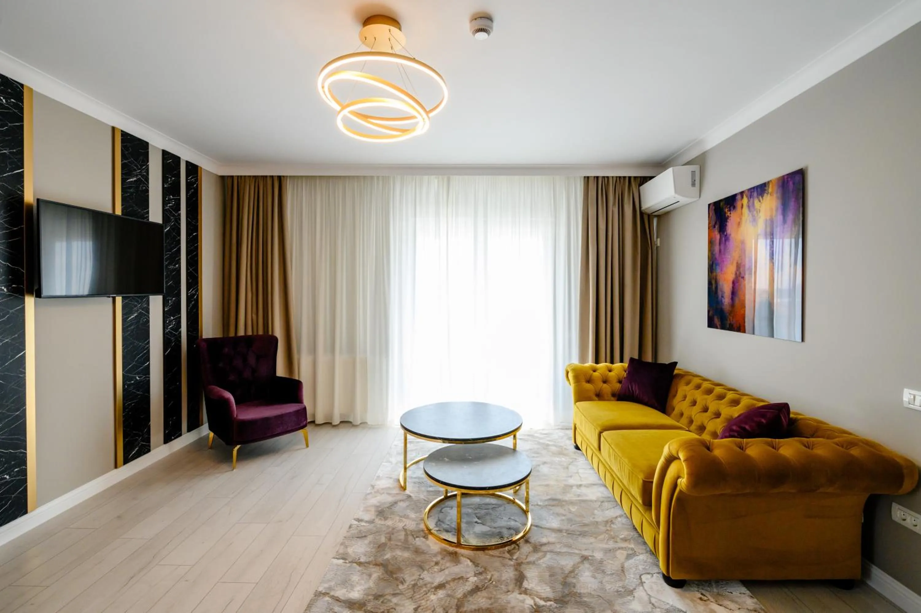 TV and multimedia in Elitte Inn & Suites