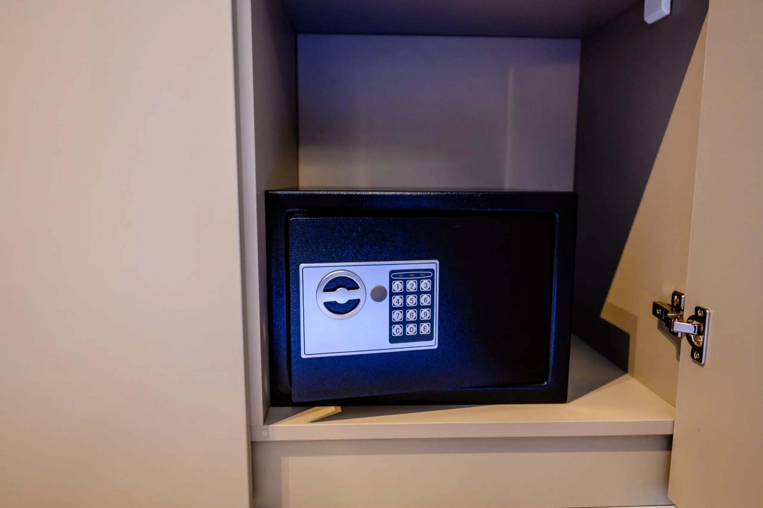 safe in Elitte Inn & Suites