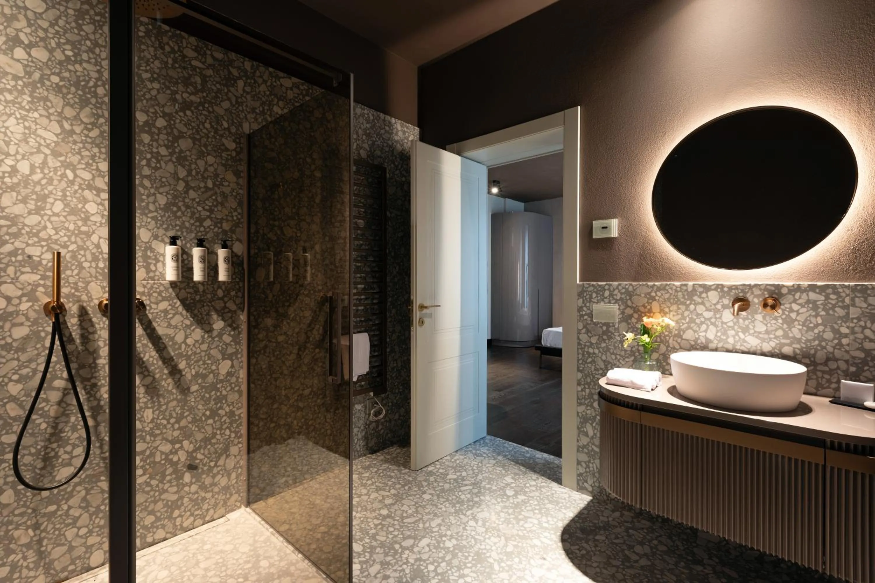 Shower in Palazzo Utini