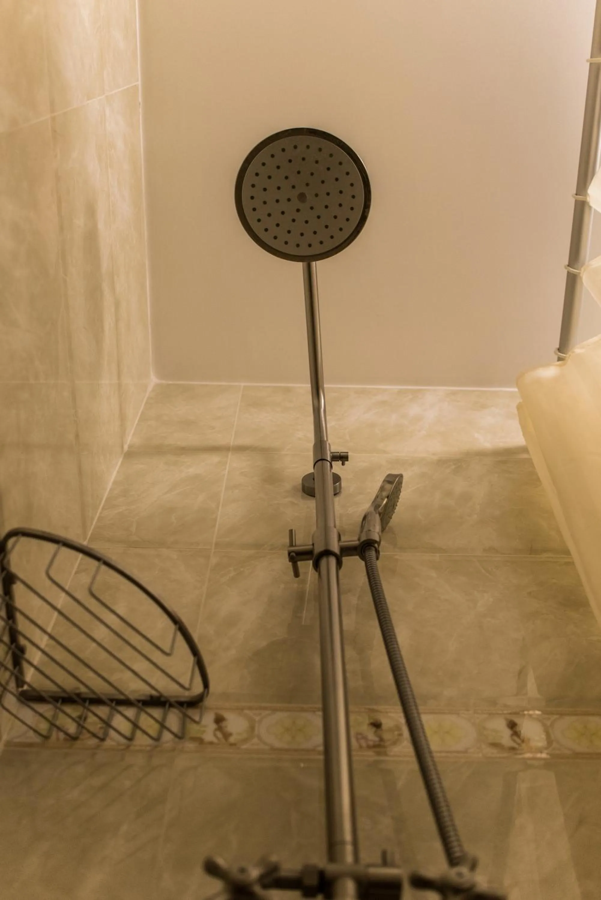 Shower in Apart Hotel El Doral