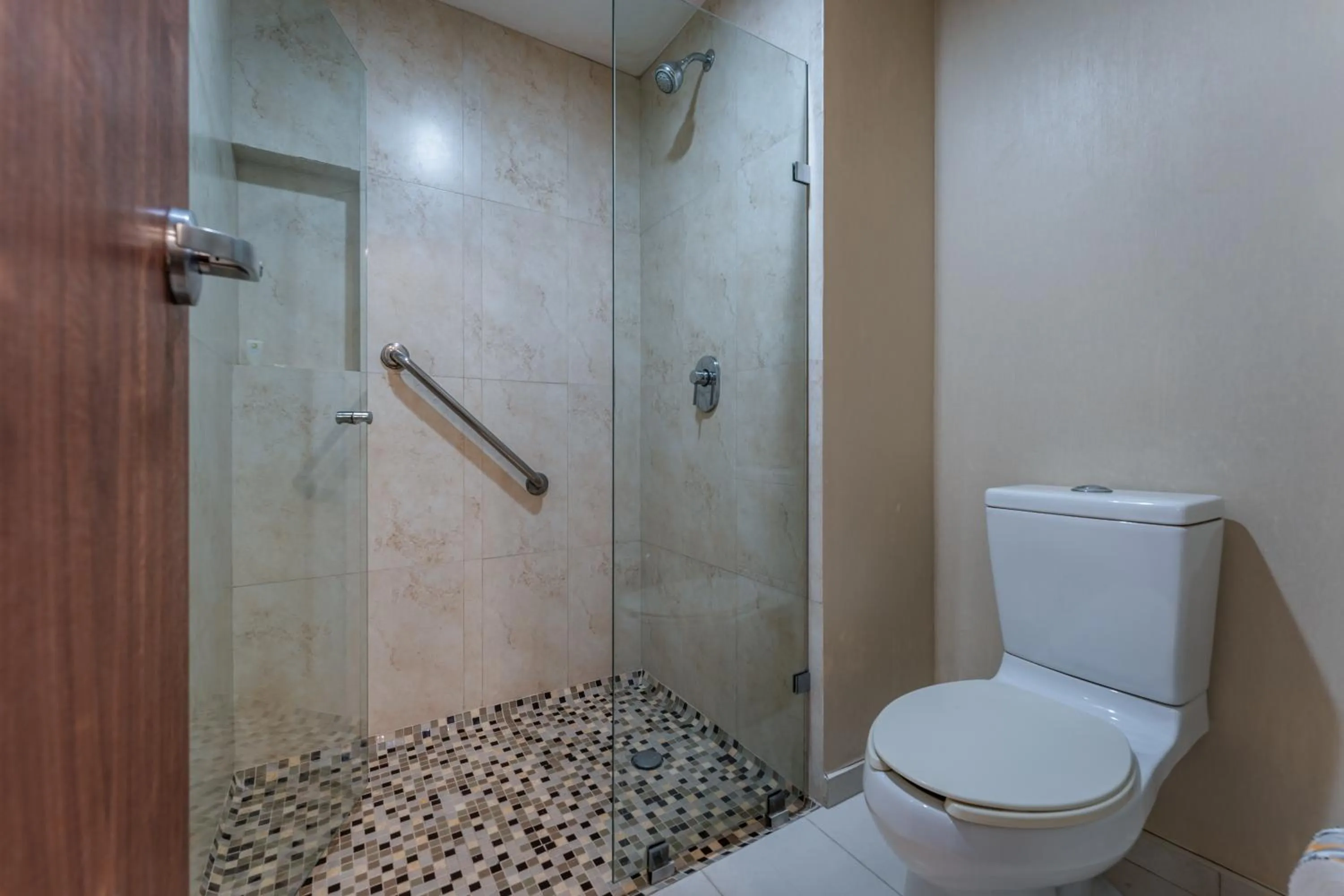 Shower in La Venta Inn Ciudad del Carmen