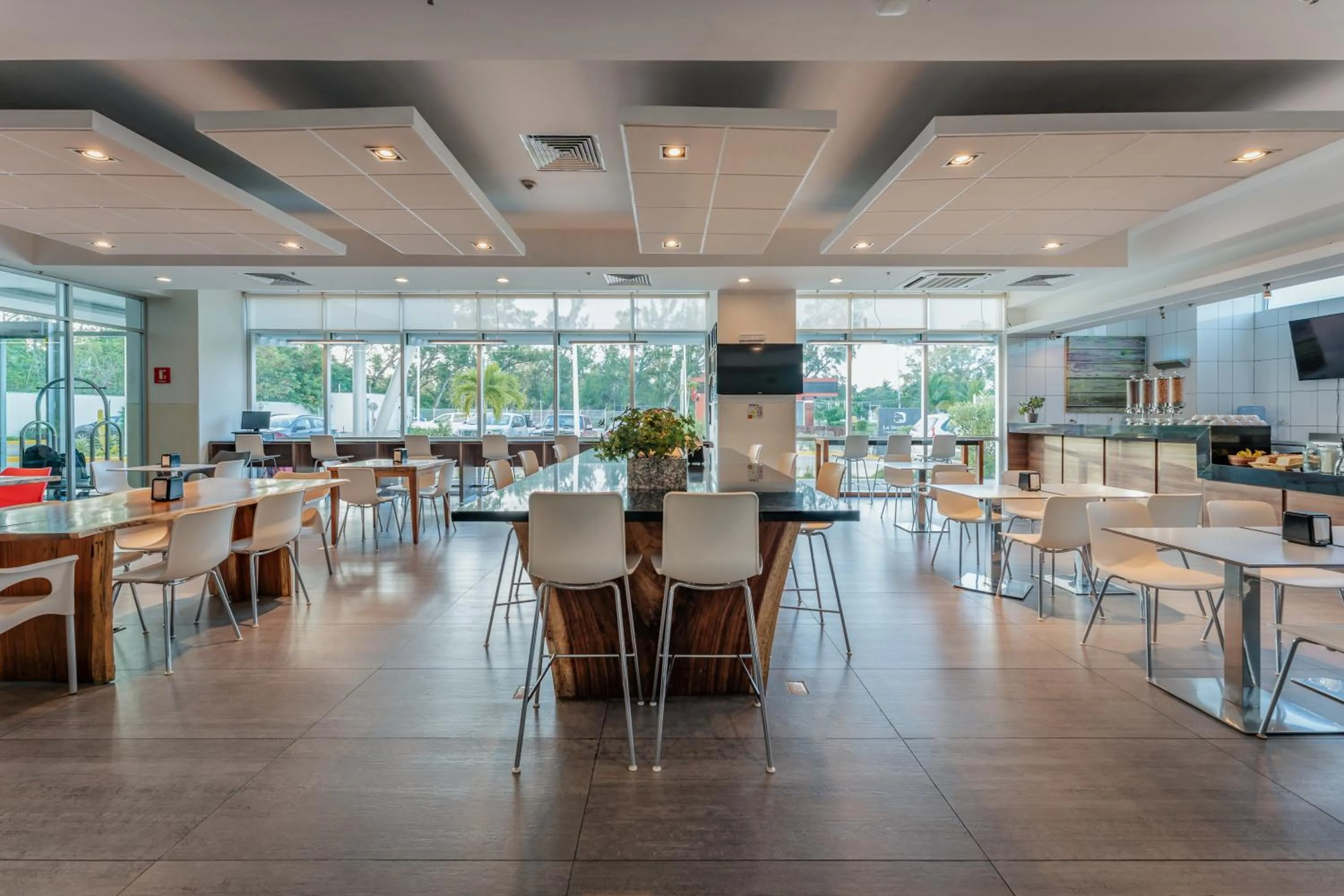 Dining area in La Venta Inn Ciudad del Carmen