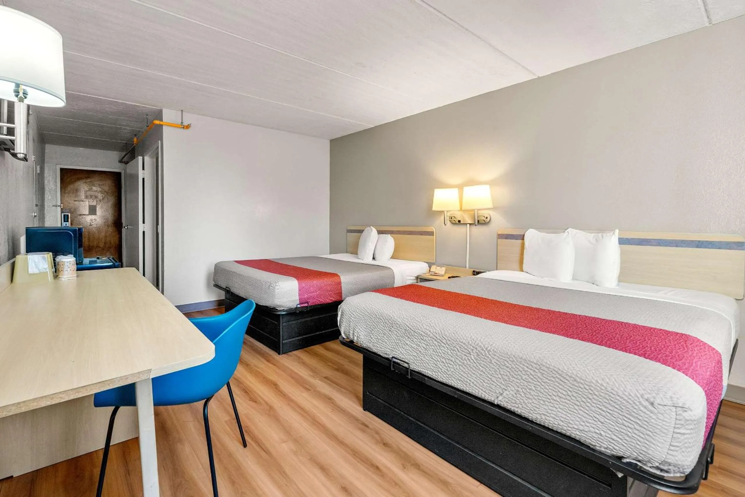 Bedroom, Bed in Motel 6-Decatur, GA